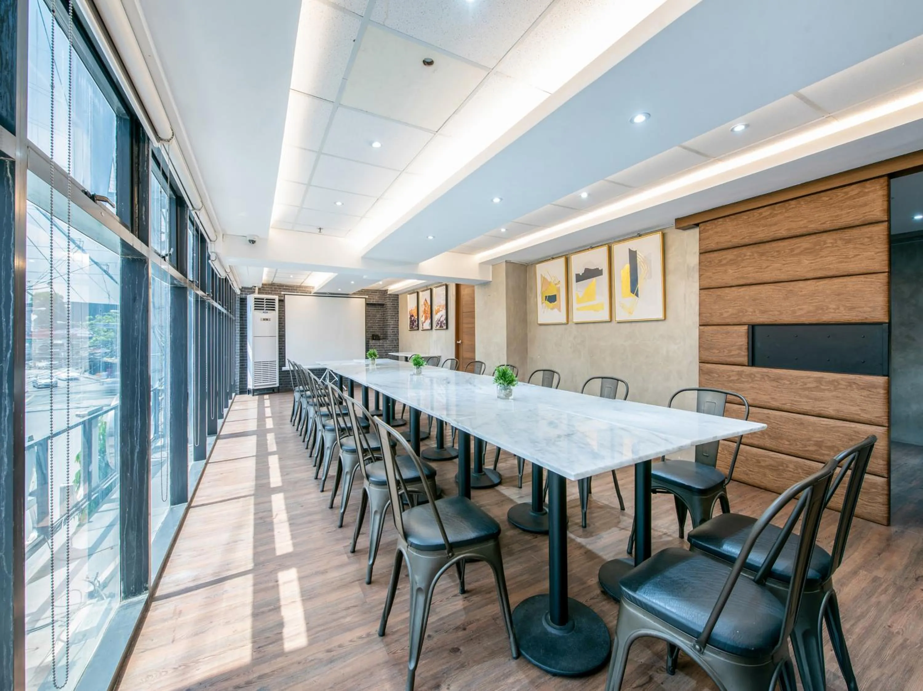 Business facilities in Solace Hotel