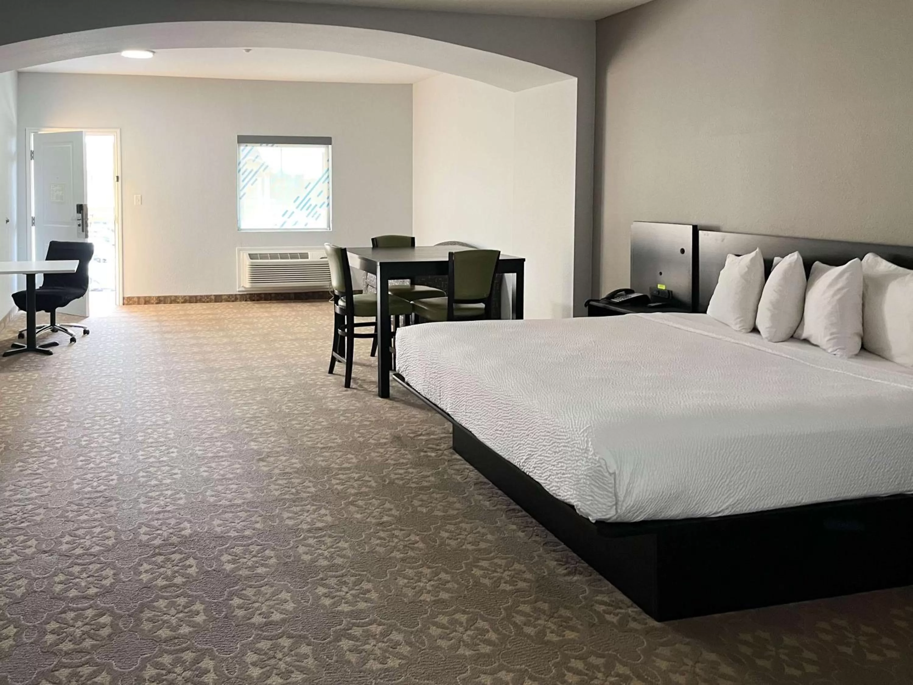 King Room with Roll-in Shower - Disability Access - Non-Smoking in Studio 6 Gonzales, TX