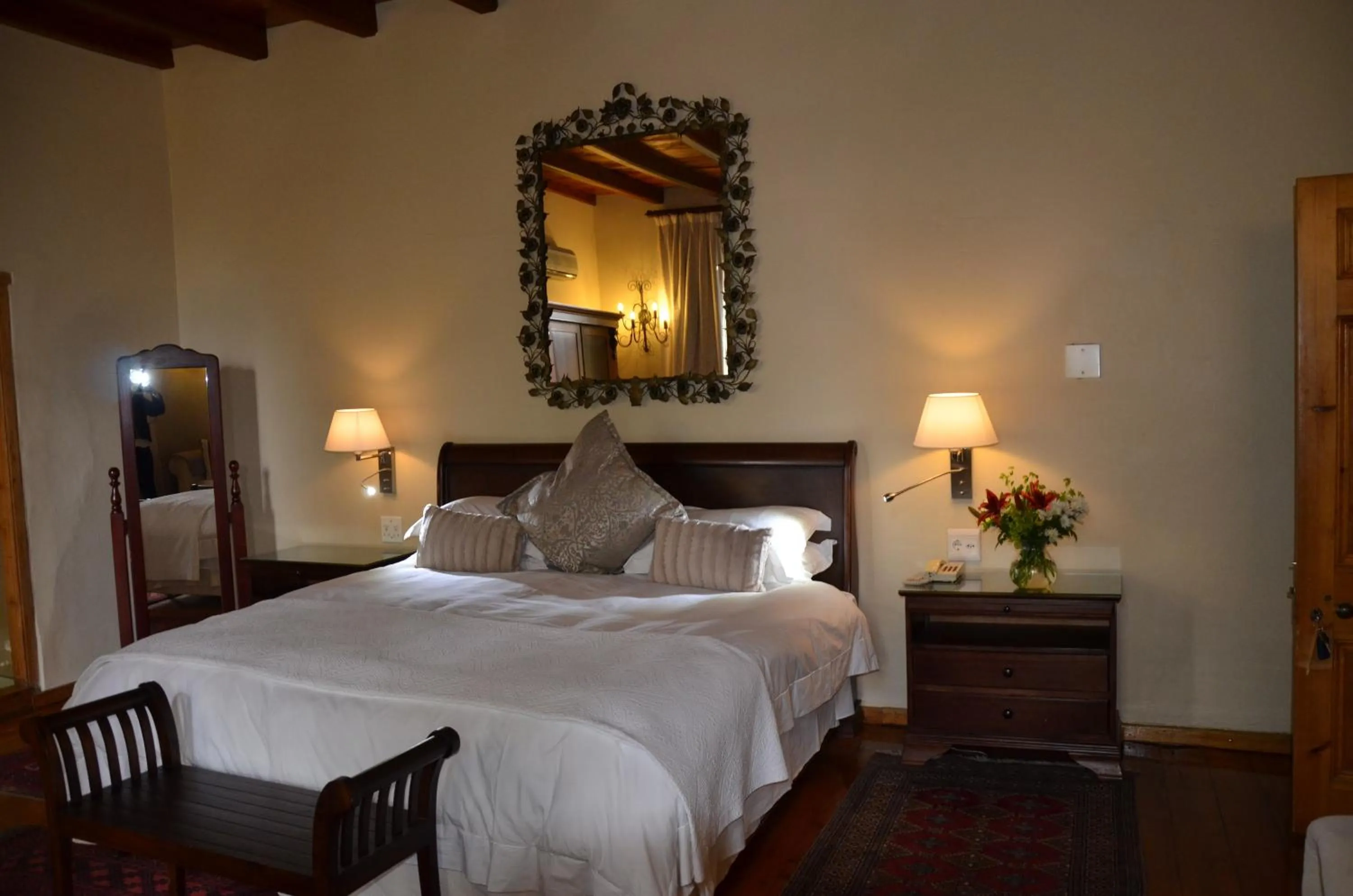 Bedroom, Bed in Lemoenkloof Boutique Hotel