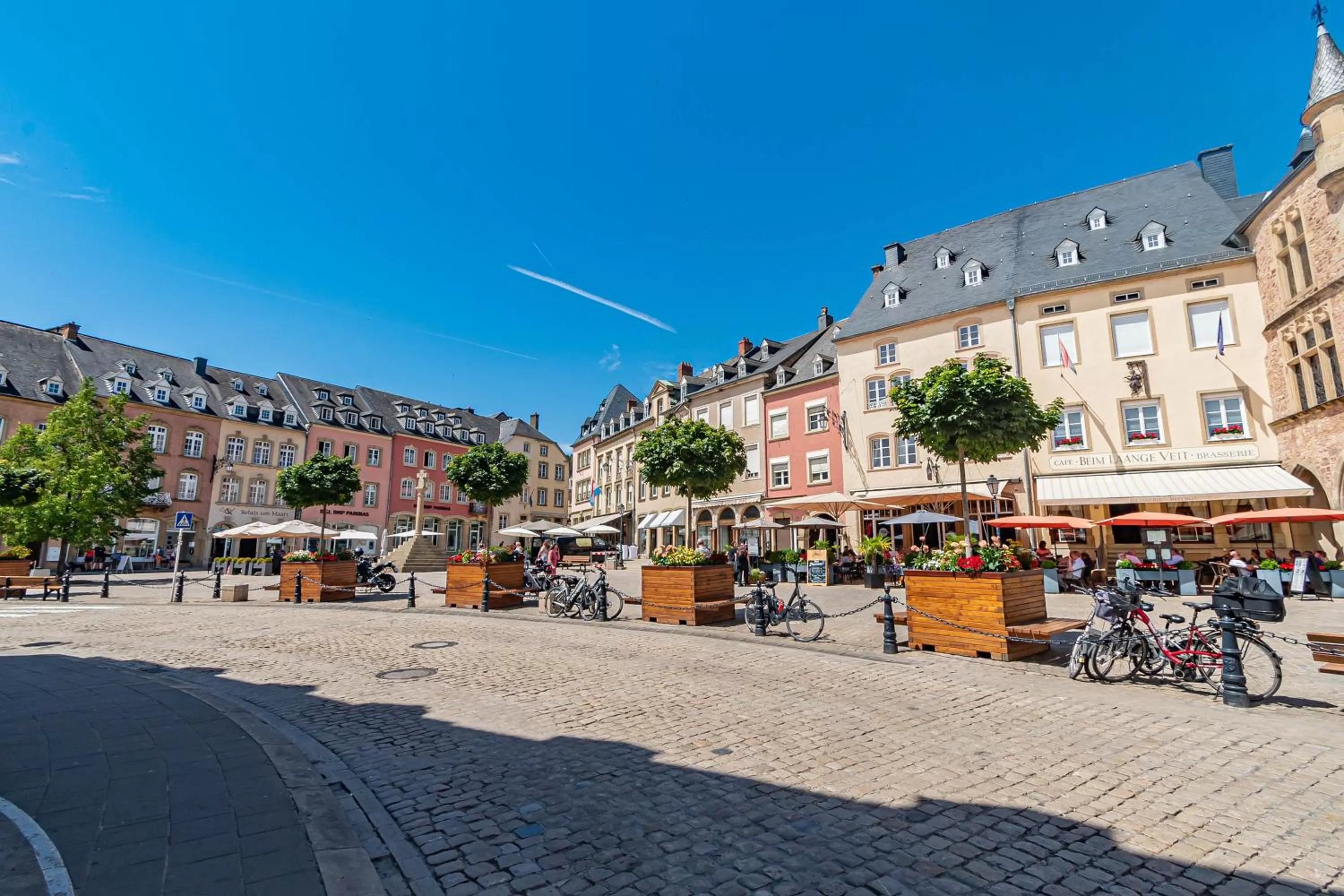 Neighbourhood in Hôtel Le Petit Poète