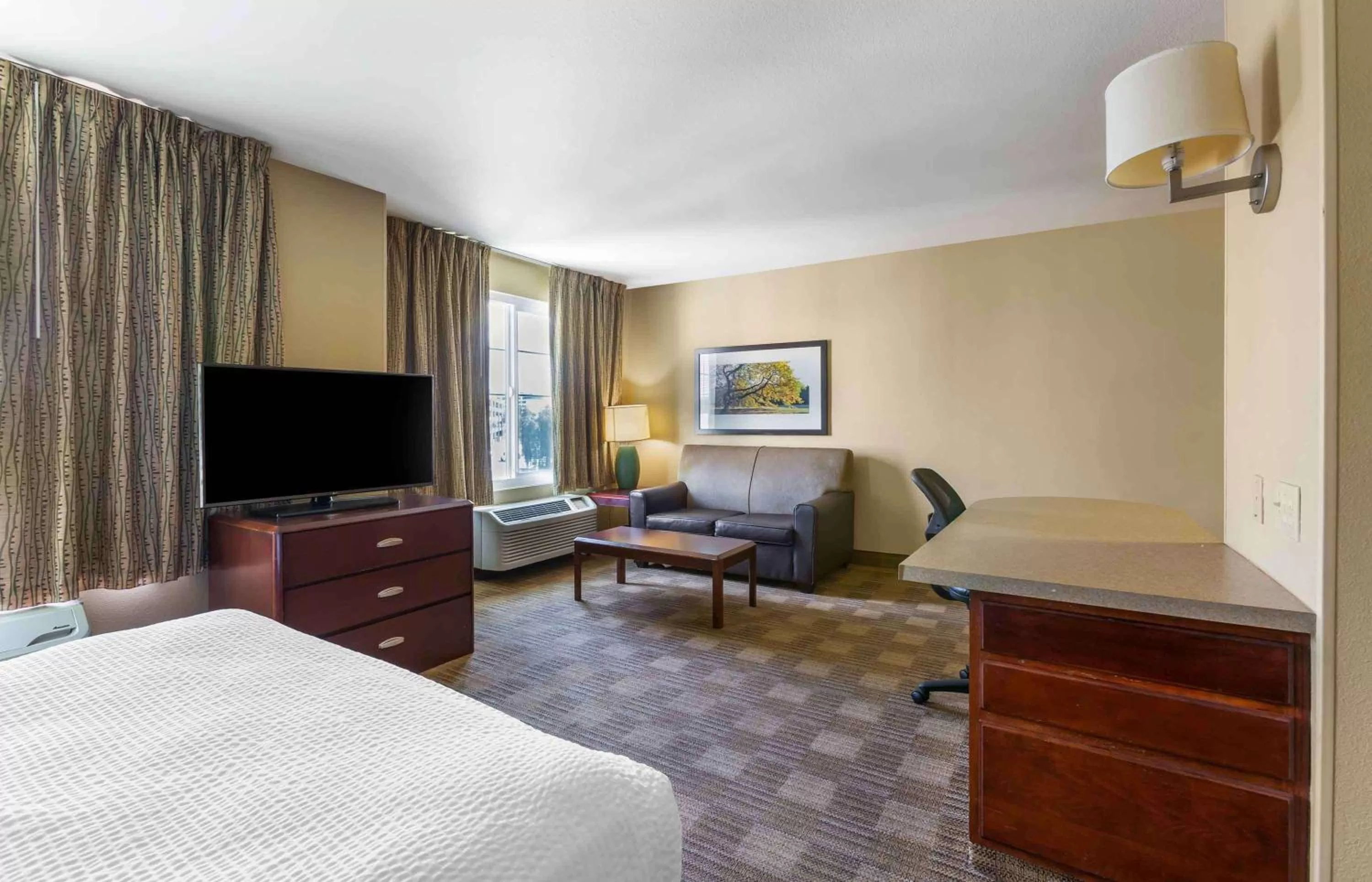 Bedroom, Bed in Extended Stay America Suites - Phoenix - Midtown