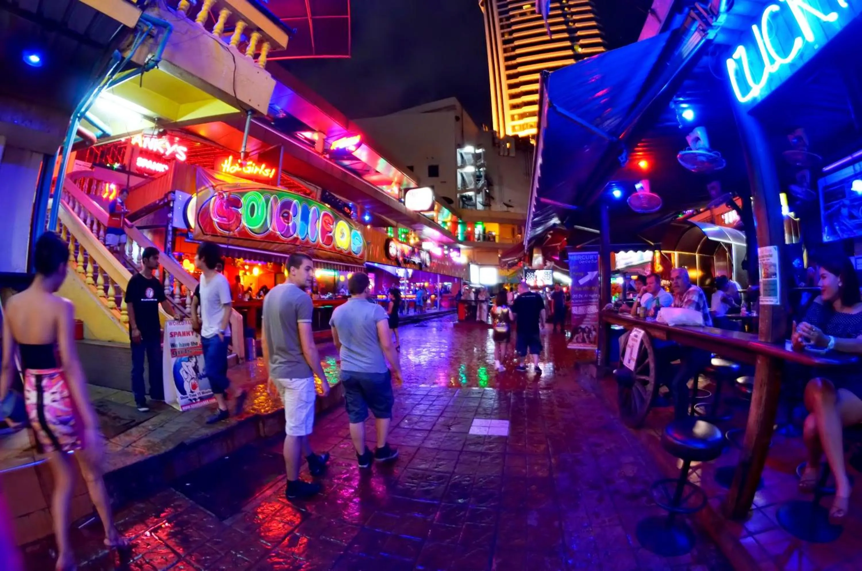 Nightclub / DJ in Royal Ivory Sukhumvit Nana