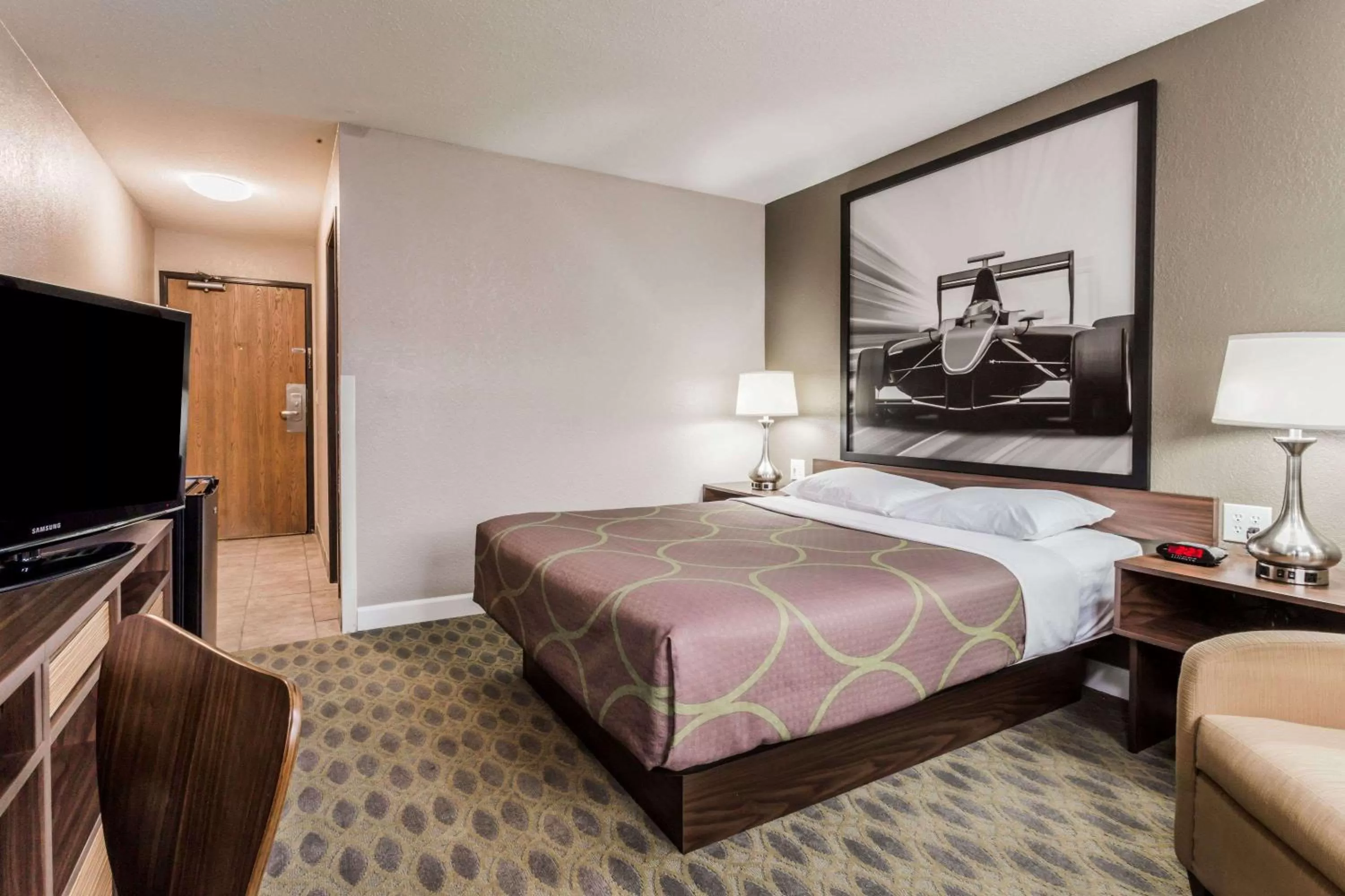 Photo of the whole room, Bed in Super 8 by Wyndham Willows