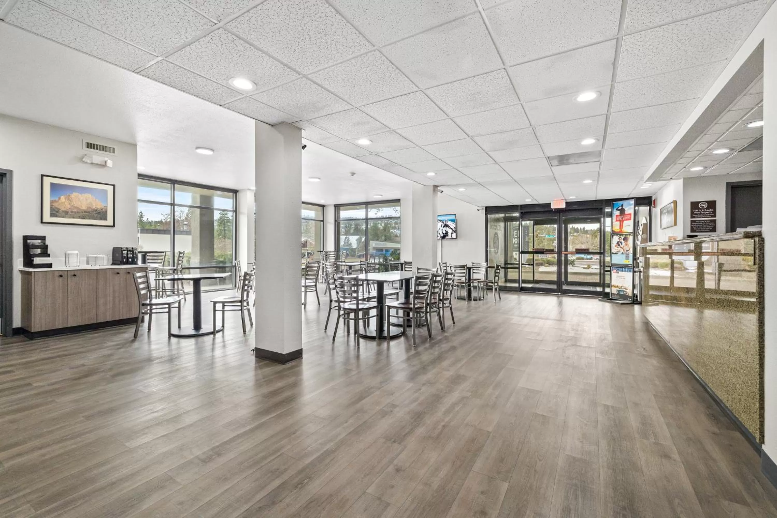 Lobby or reception in Red Lion Inn & Suites Deschutes River - Bend