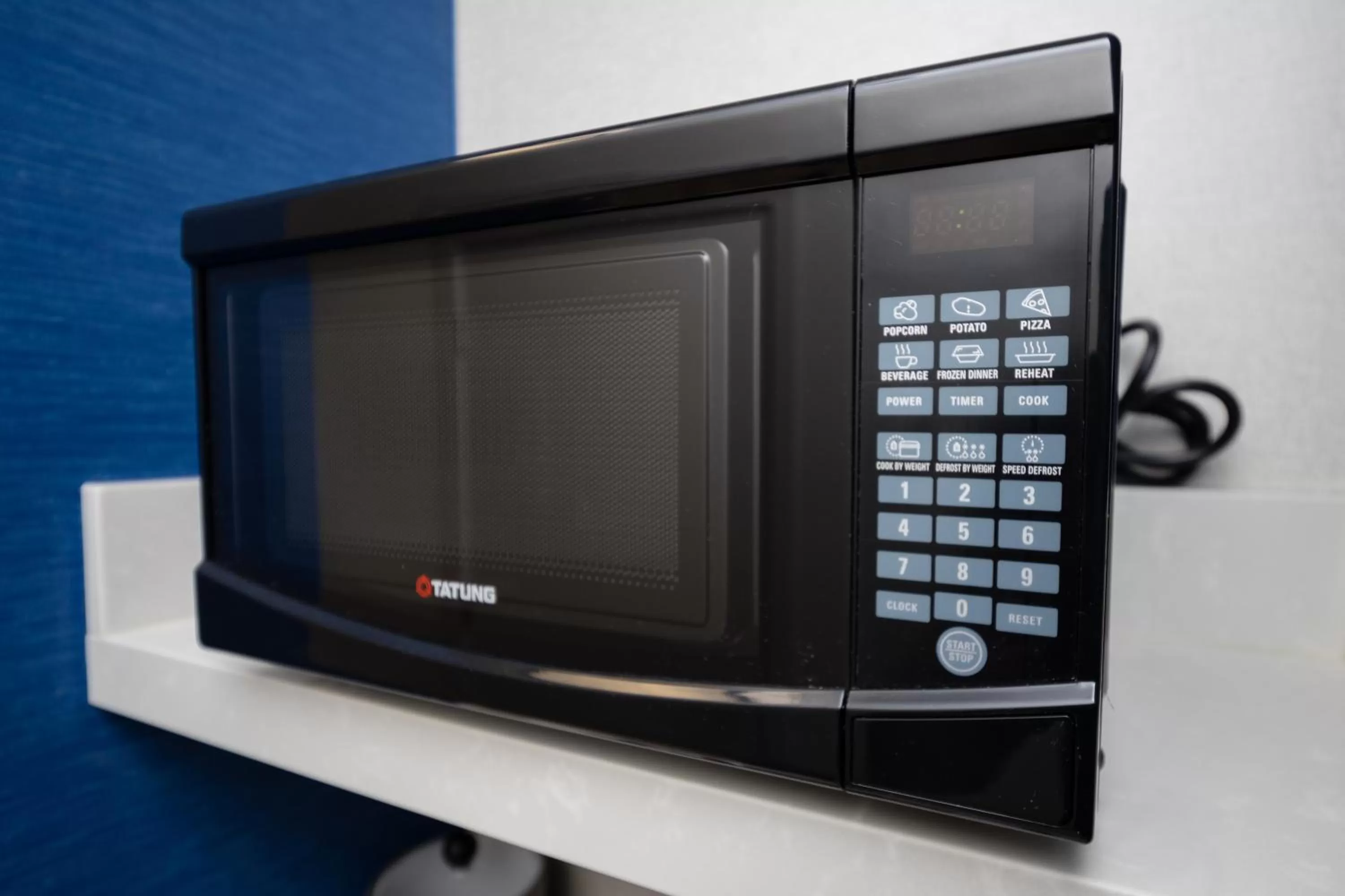 Kitchen or kitchenette in Holiday Inn Express - Sunnyvale - Silicon Valley by IHG