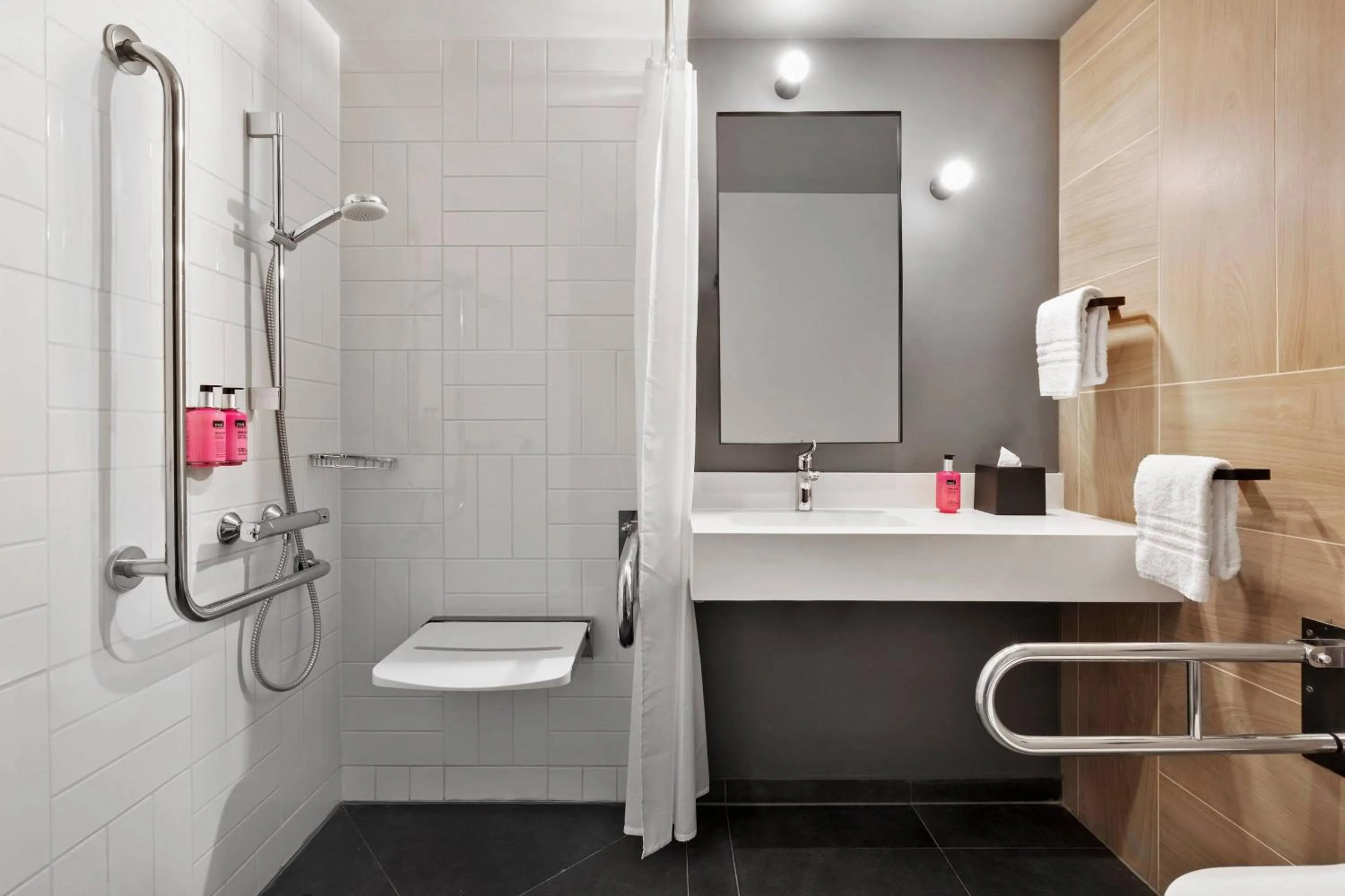 Bathroom in Moxy Bucharest Old Town