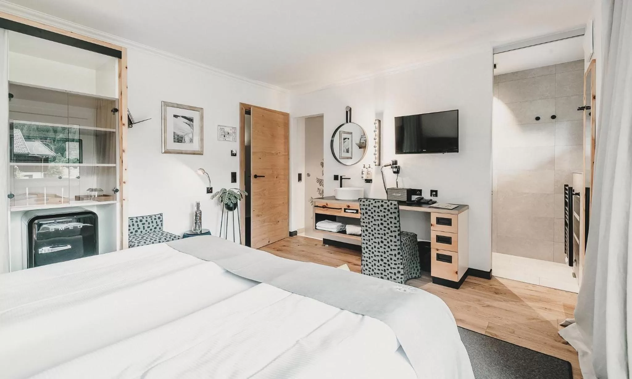 Photo of the whole room, Bed in Hotel & Appartements Tiroler Buam