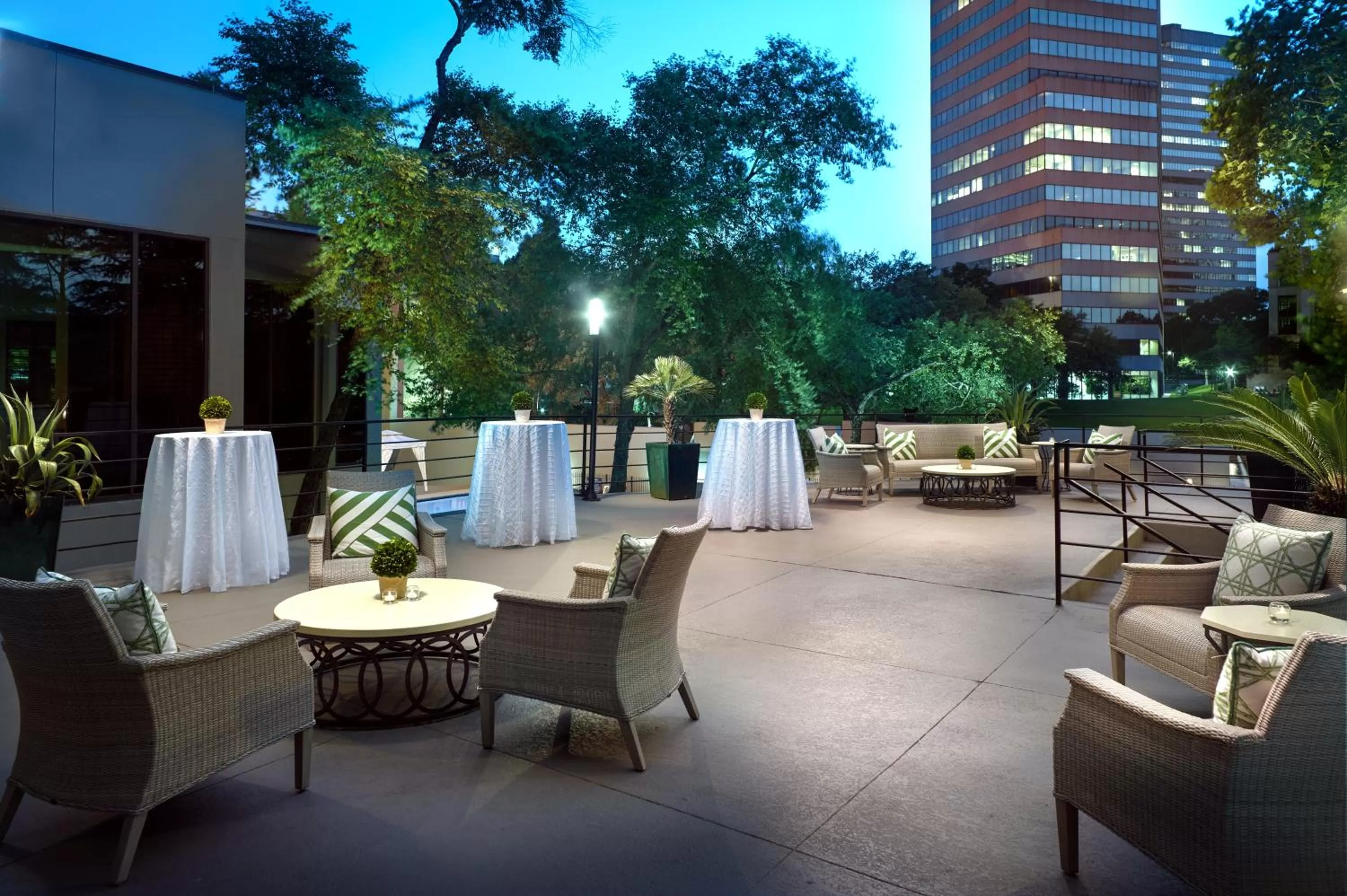 Patio in Omni Houston Hotel