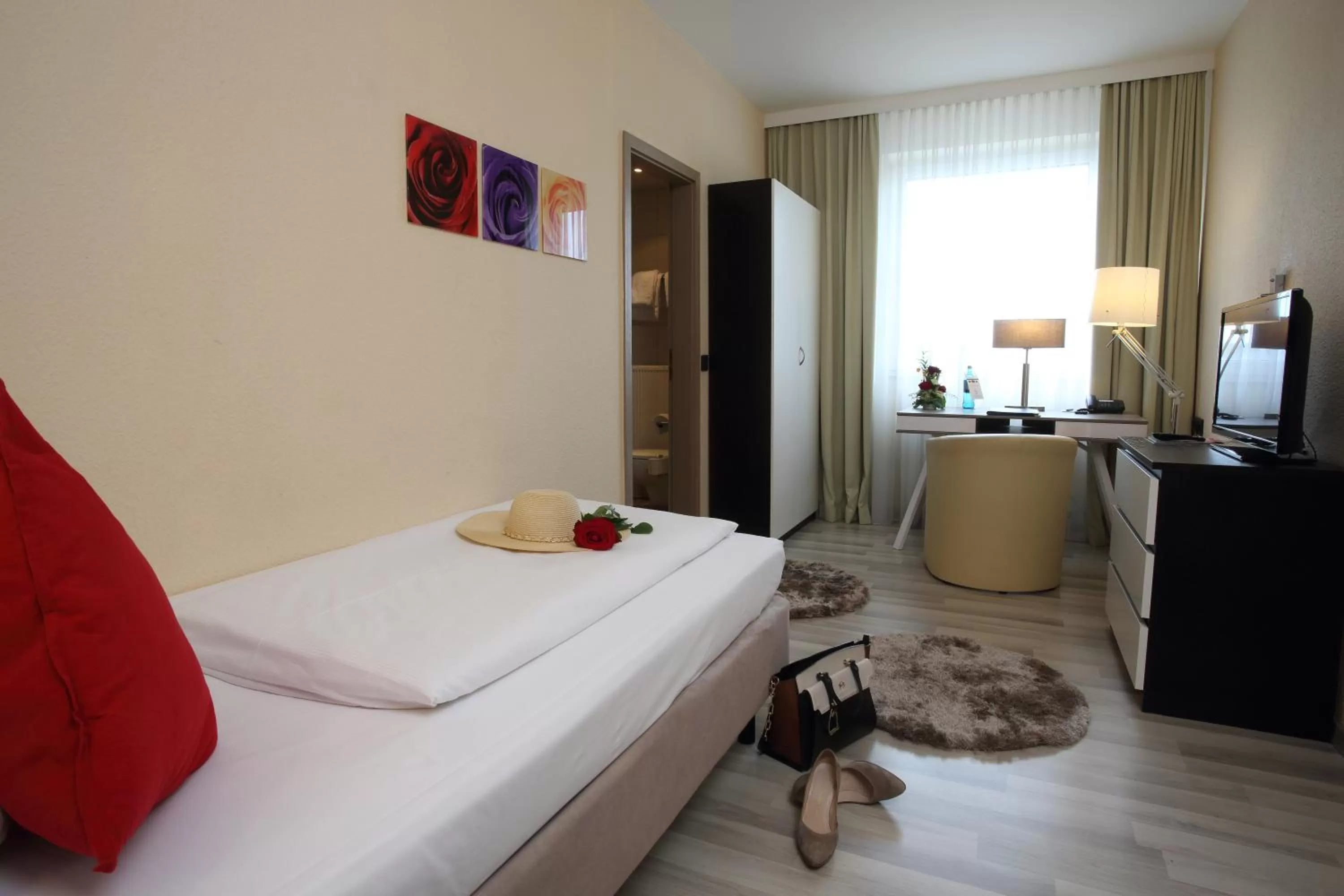 Photo of the whole room, Bed in Best Western Hotel Rosenau