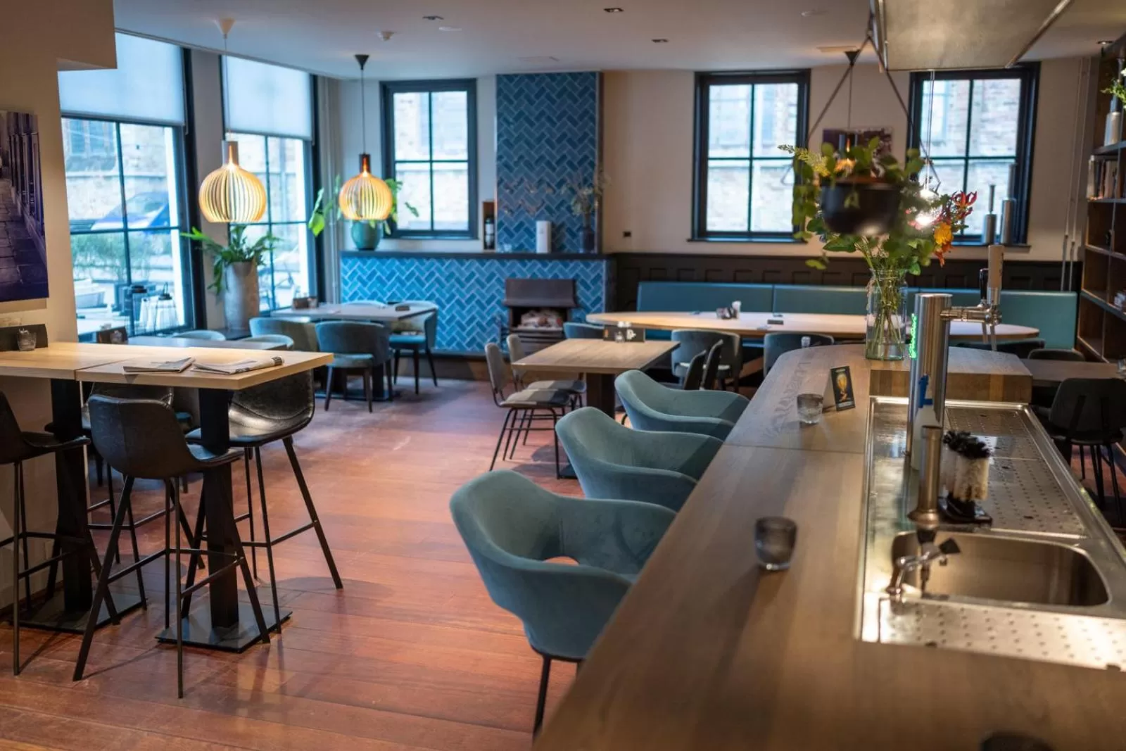 Restaurant/places to eat in Hotel Grandcafe De Doelen