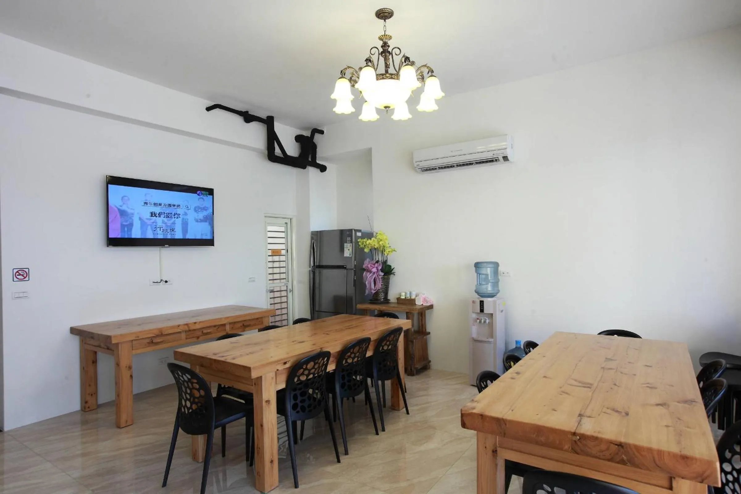 Restaurant/places to eat in Successful 168 B&B