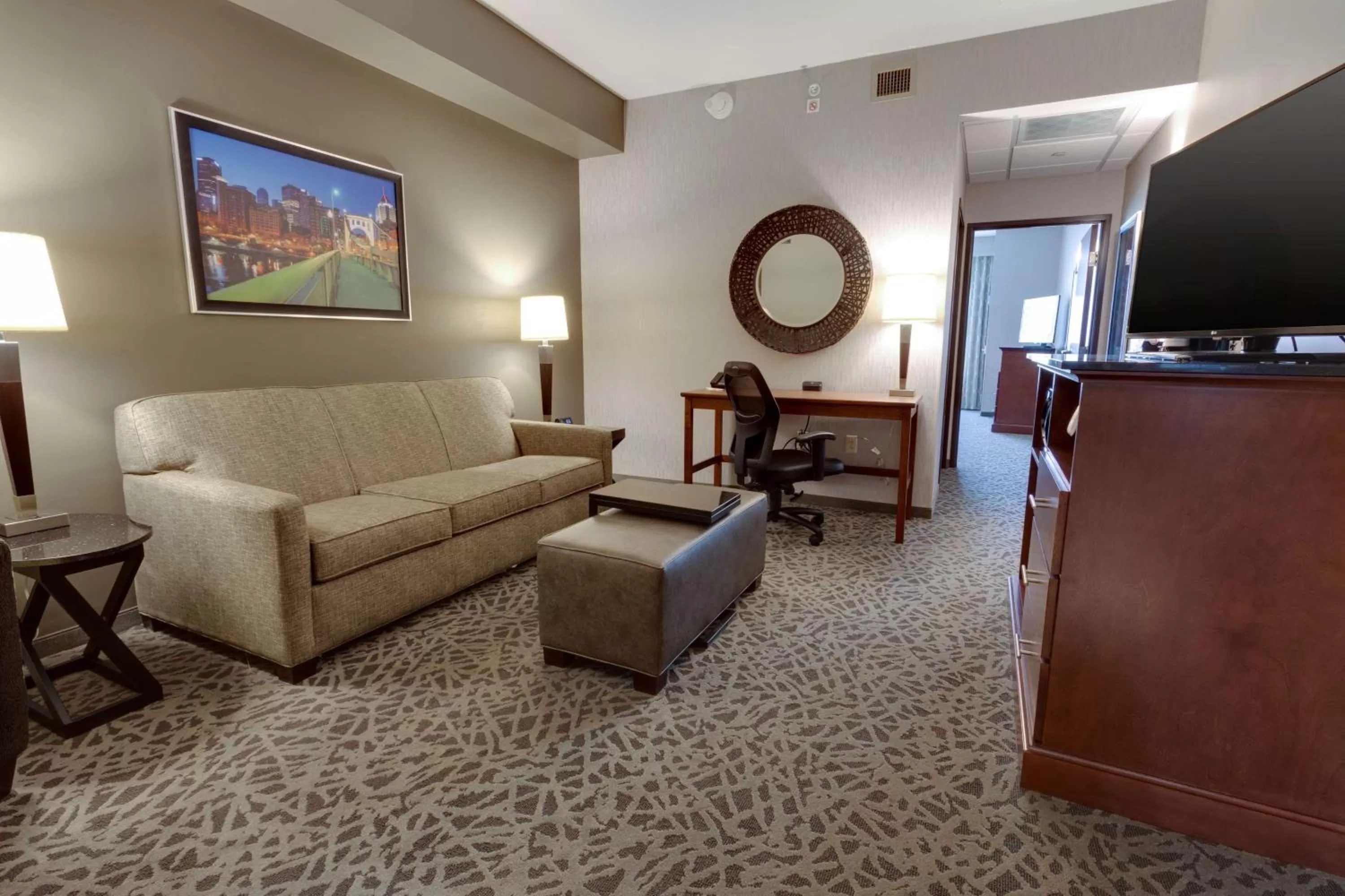 Superior King Suite in Drury Inn & Suites Pittsburgh Airport Settlers Ridge