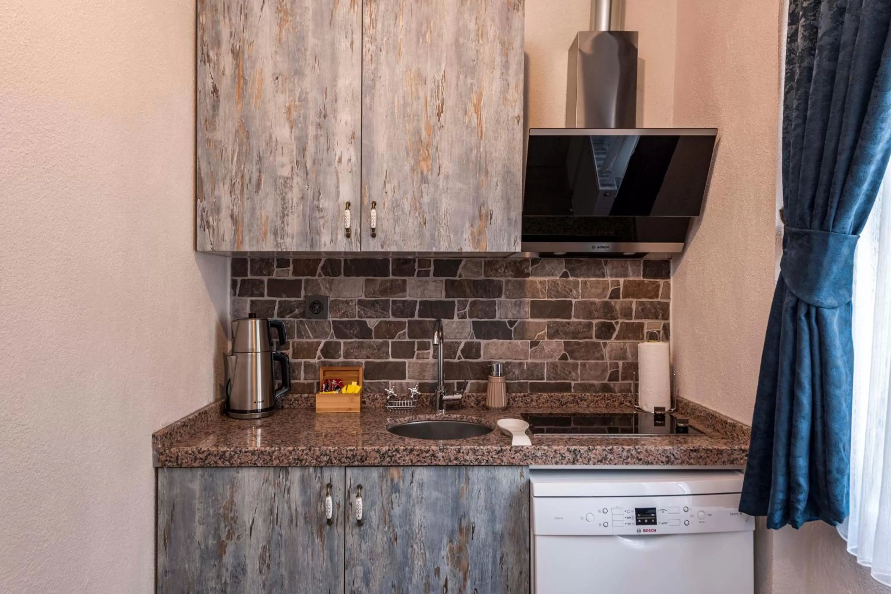 Kitchen or kitchenette in Element Garden