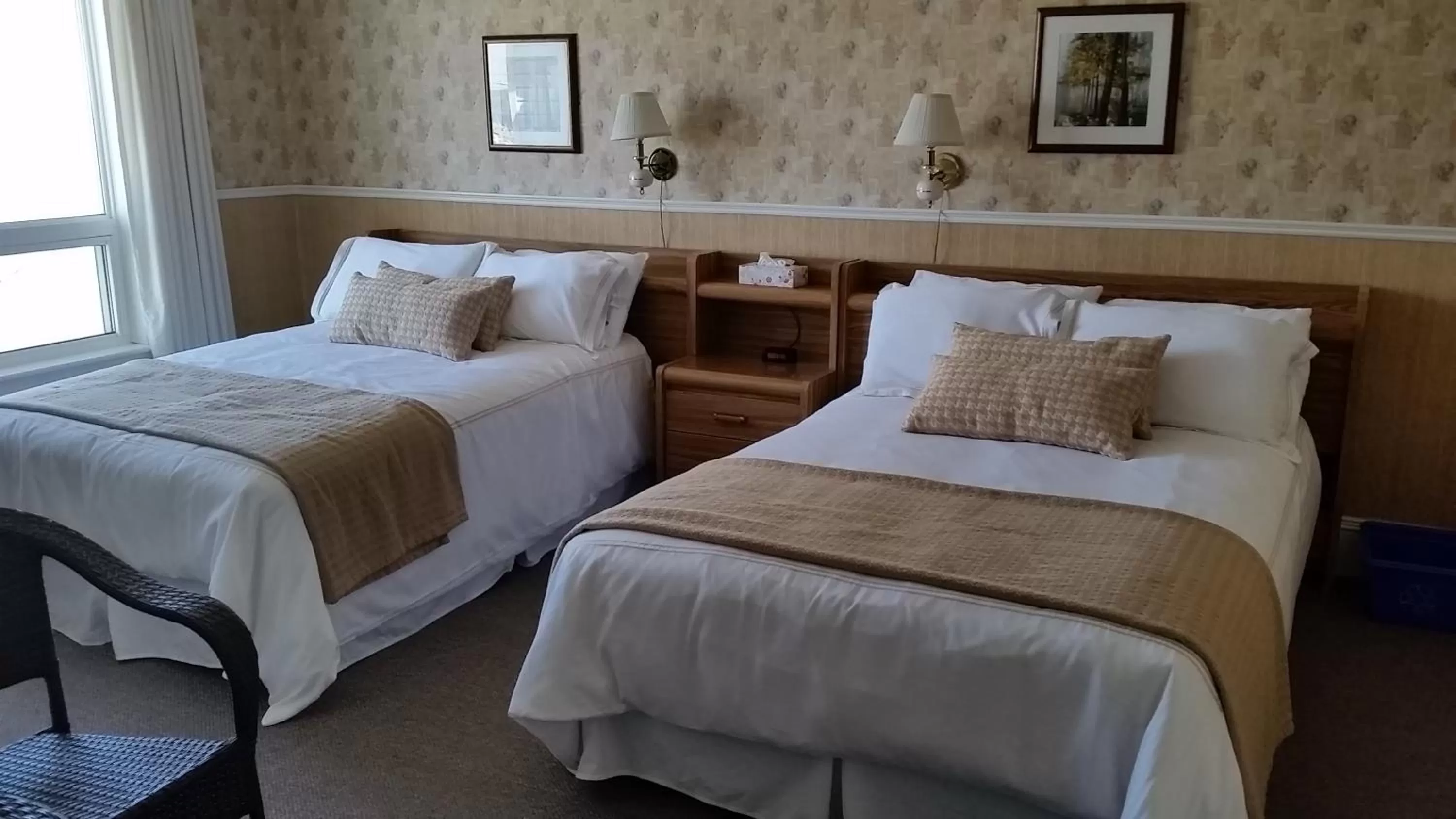 Bedroom, Bed in Bayside Inn