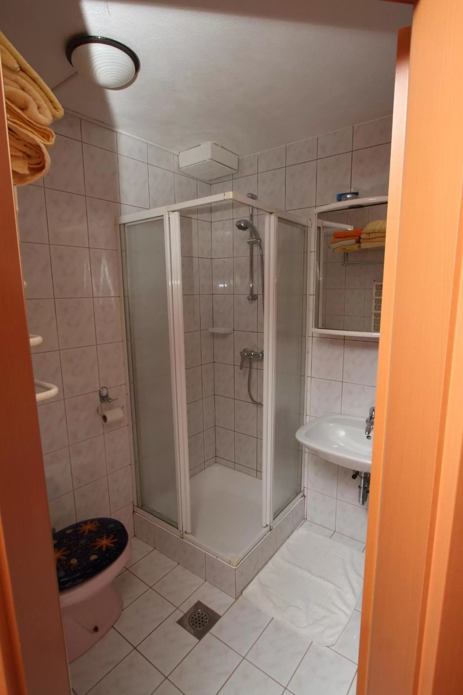 Bathroom in Rooms & Apartments Jana