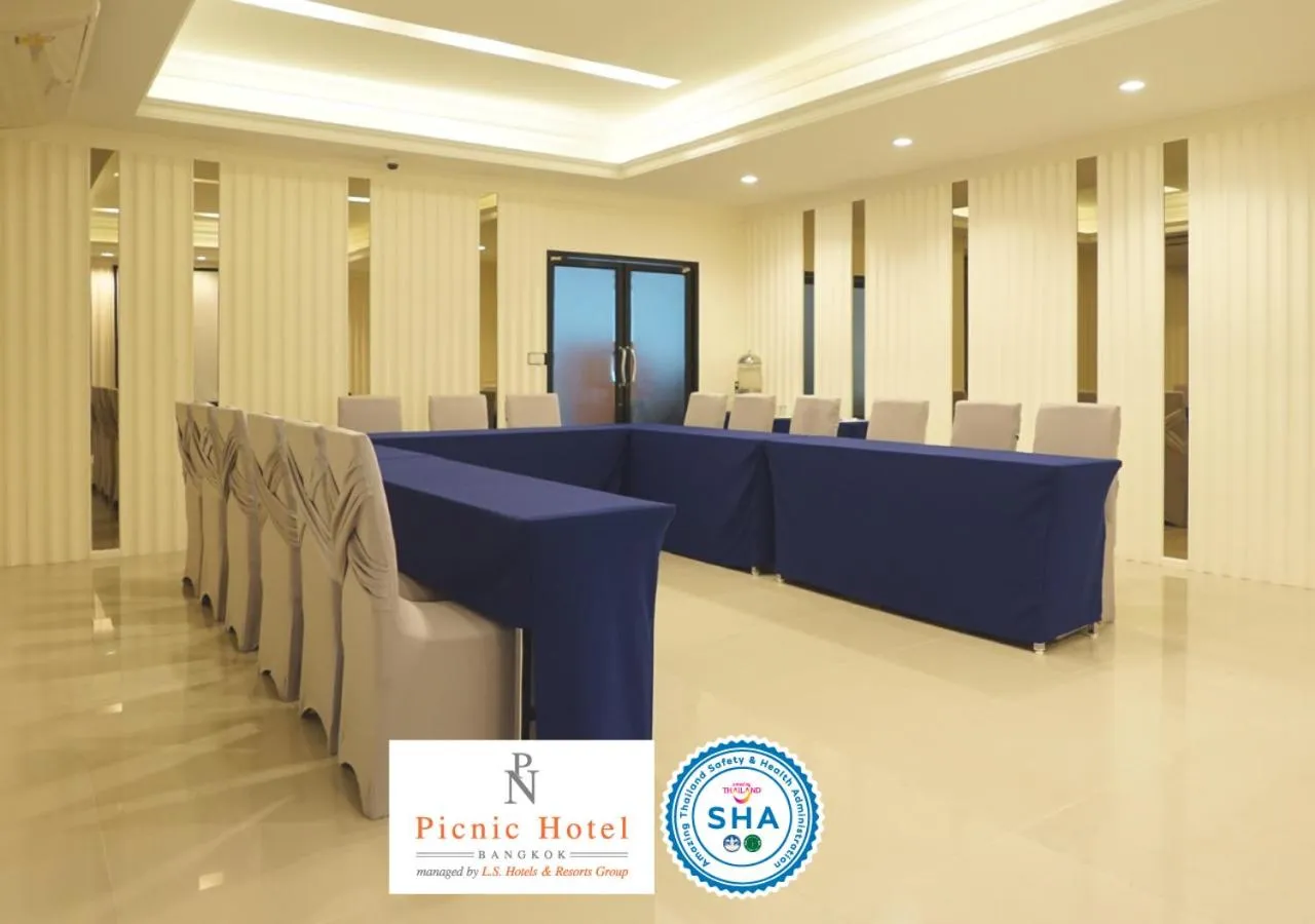 Meeting/conference room in Picnic Hotel Bangkok - Rang Nam