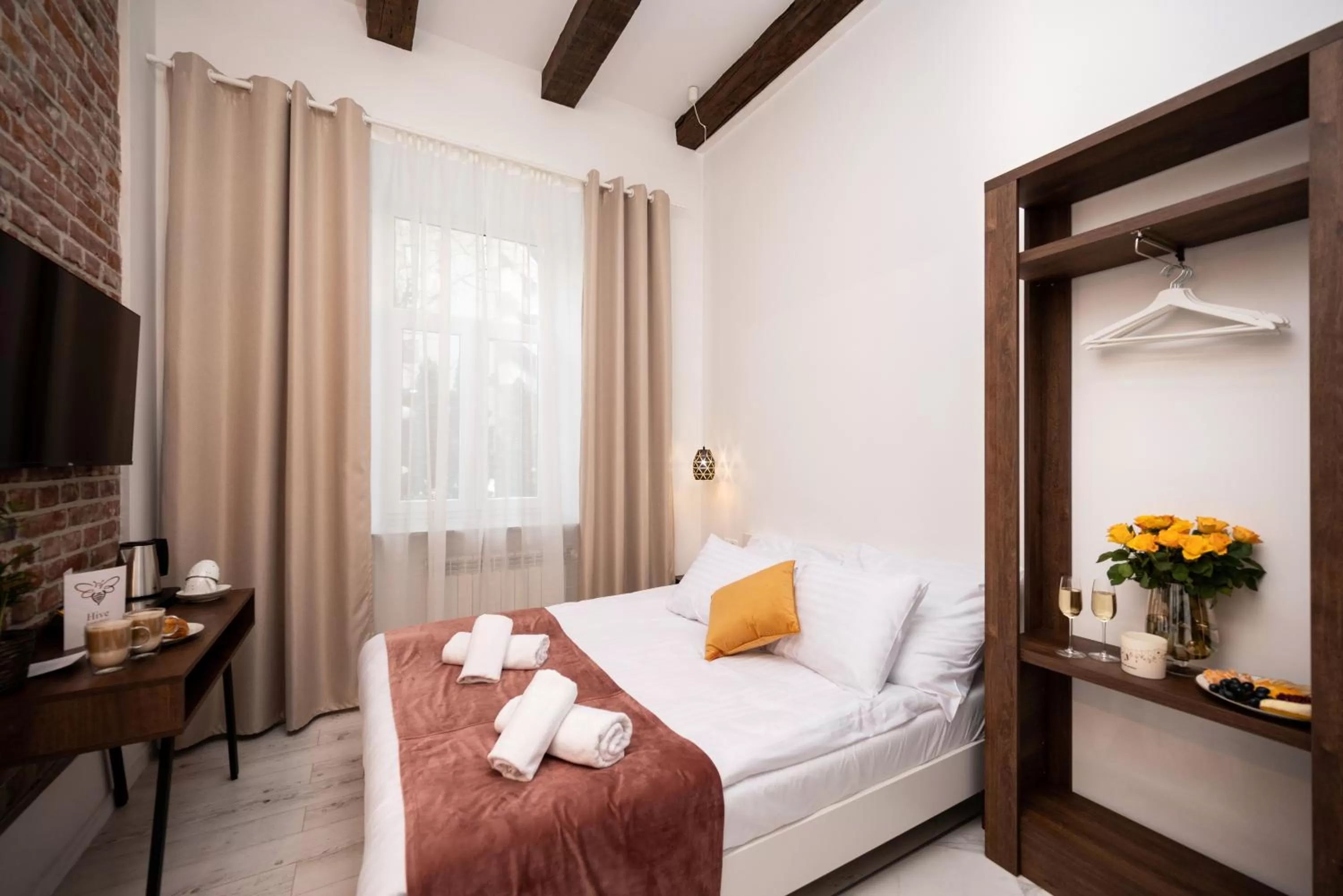 Bed in Hive Family House