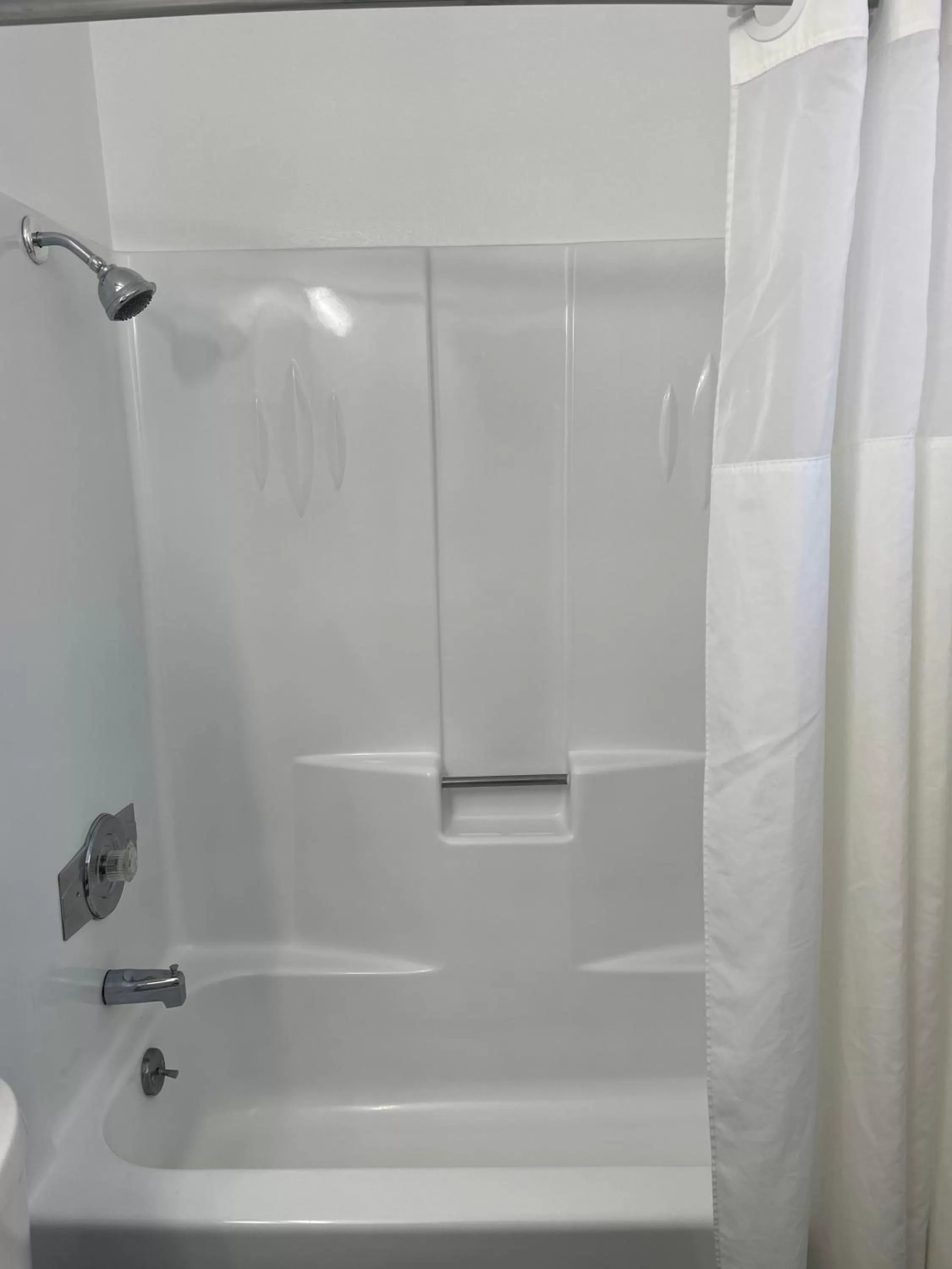 Shower in Starlite Resort