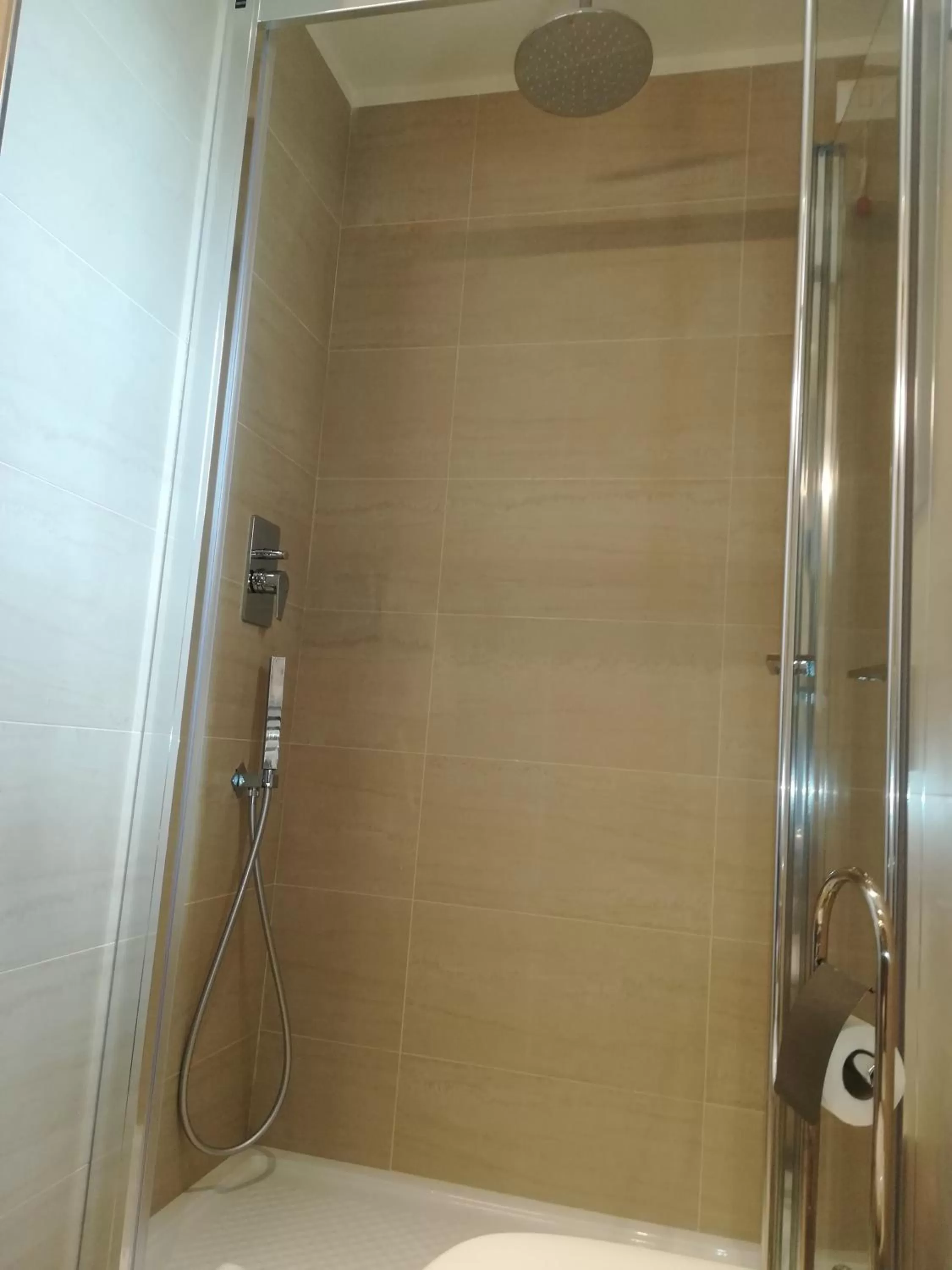 Shower in Roma Hotel