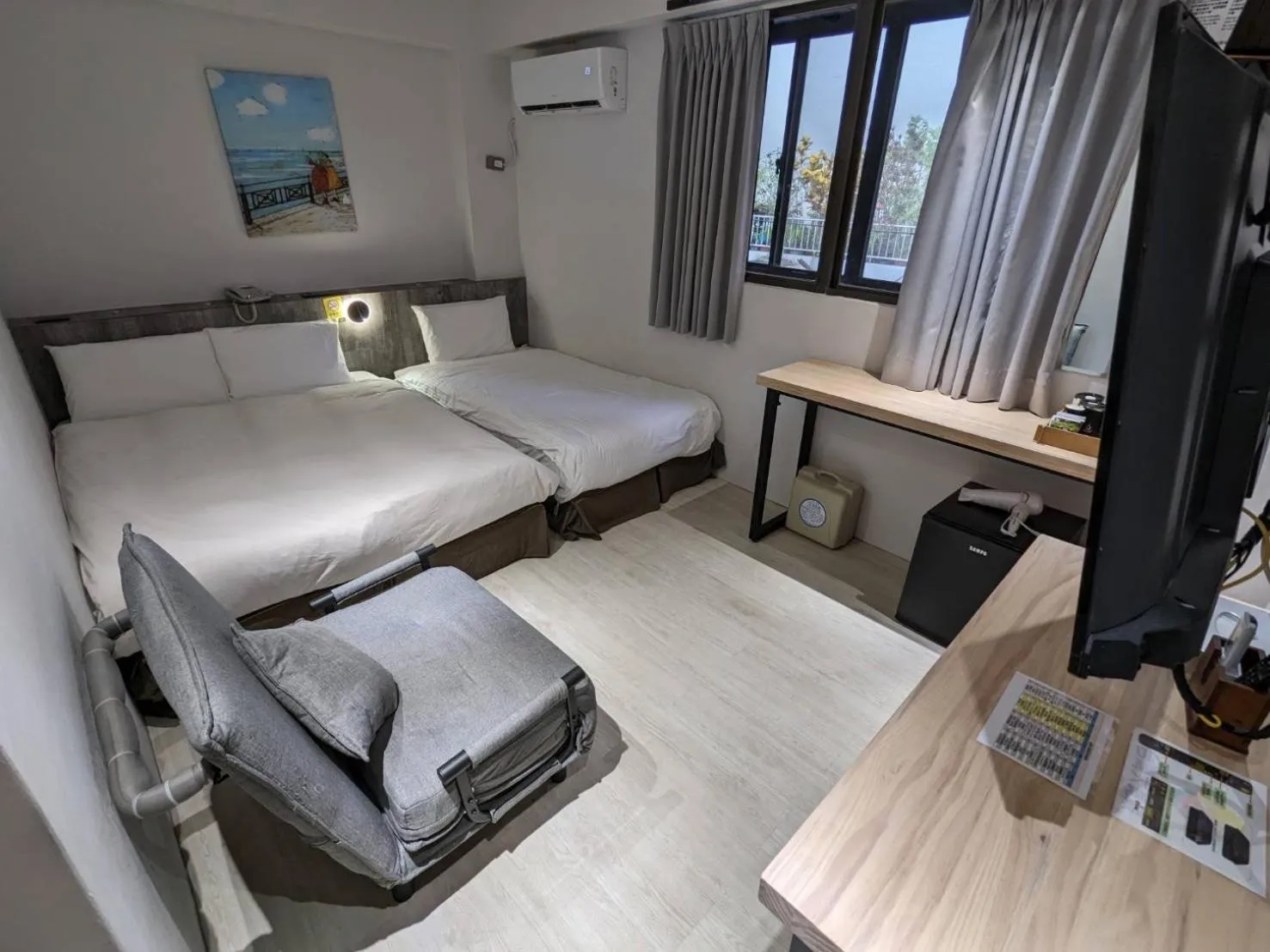 Bed in 亞馨文旅 近東大門夜市 有免費停車場 可自助入住