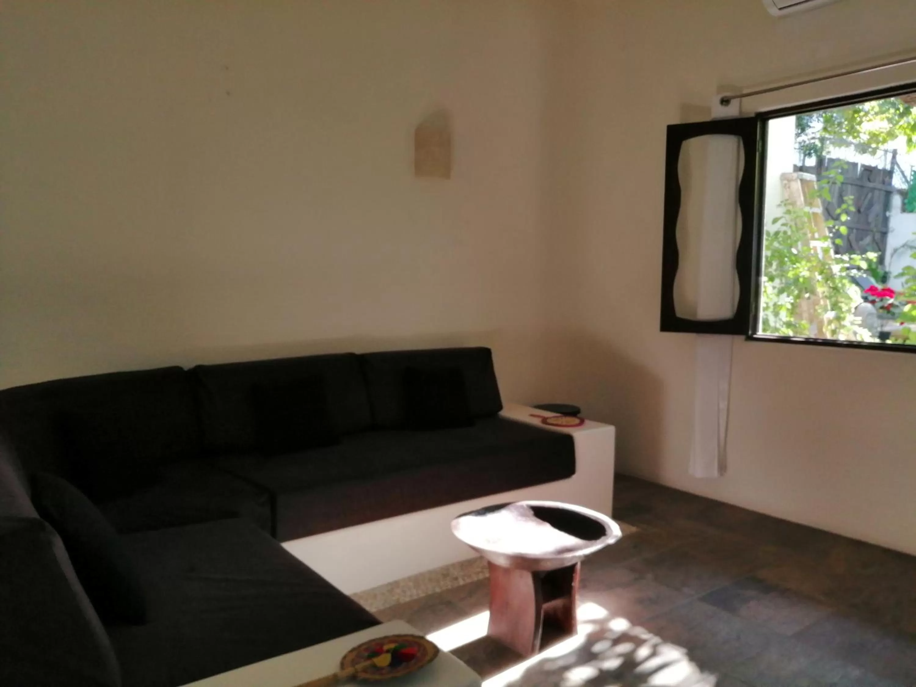 Living room in Ceiba Studios