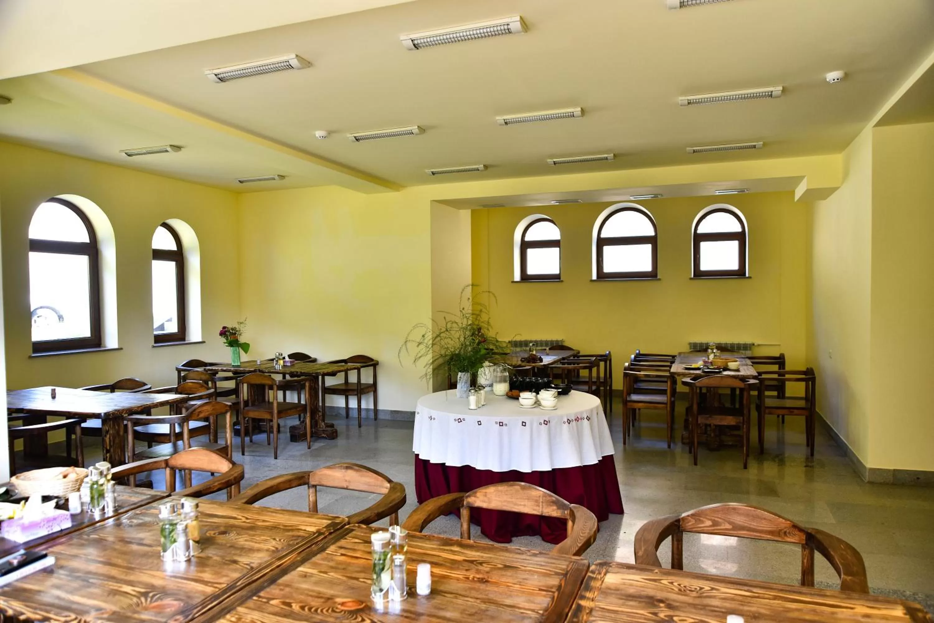 Restaurant/Places to Eat in Vanatun Monastery Stay