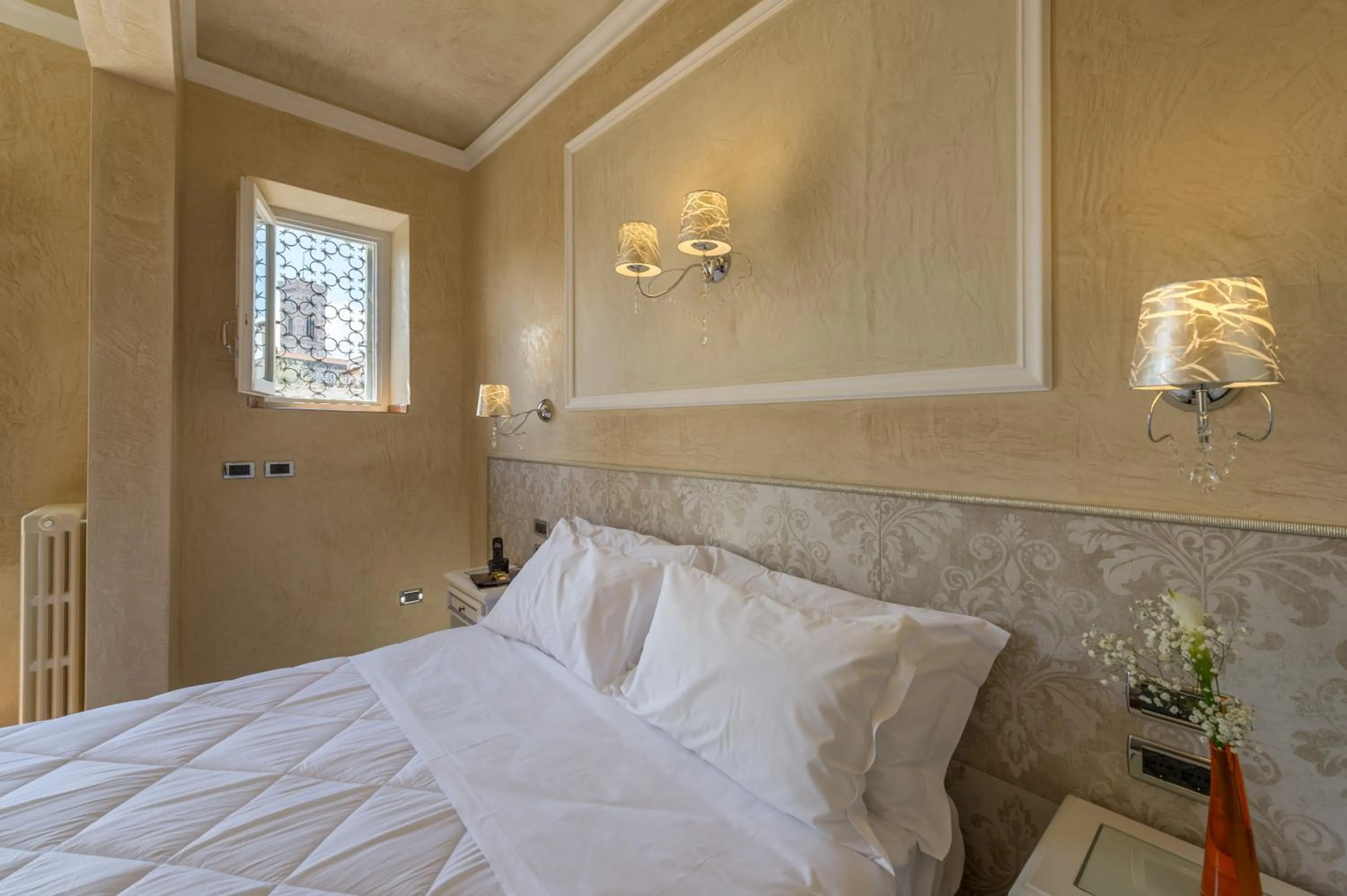 Bed in Hotel California