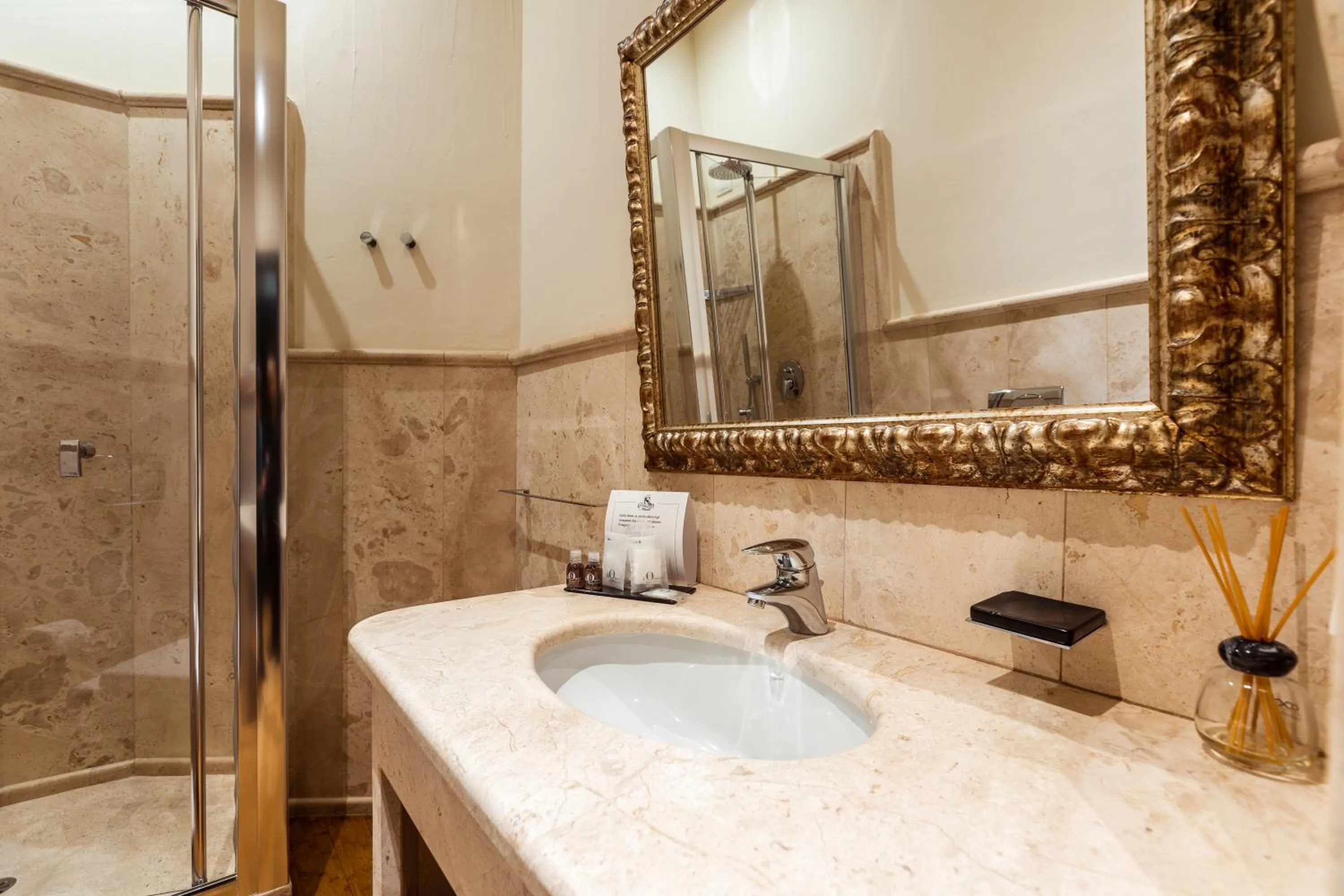 Bathroom in La Locanda Del Conte Mameli - Boutique Hotel & Suite SPA