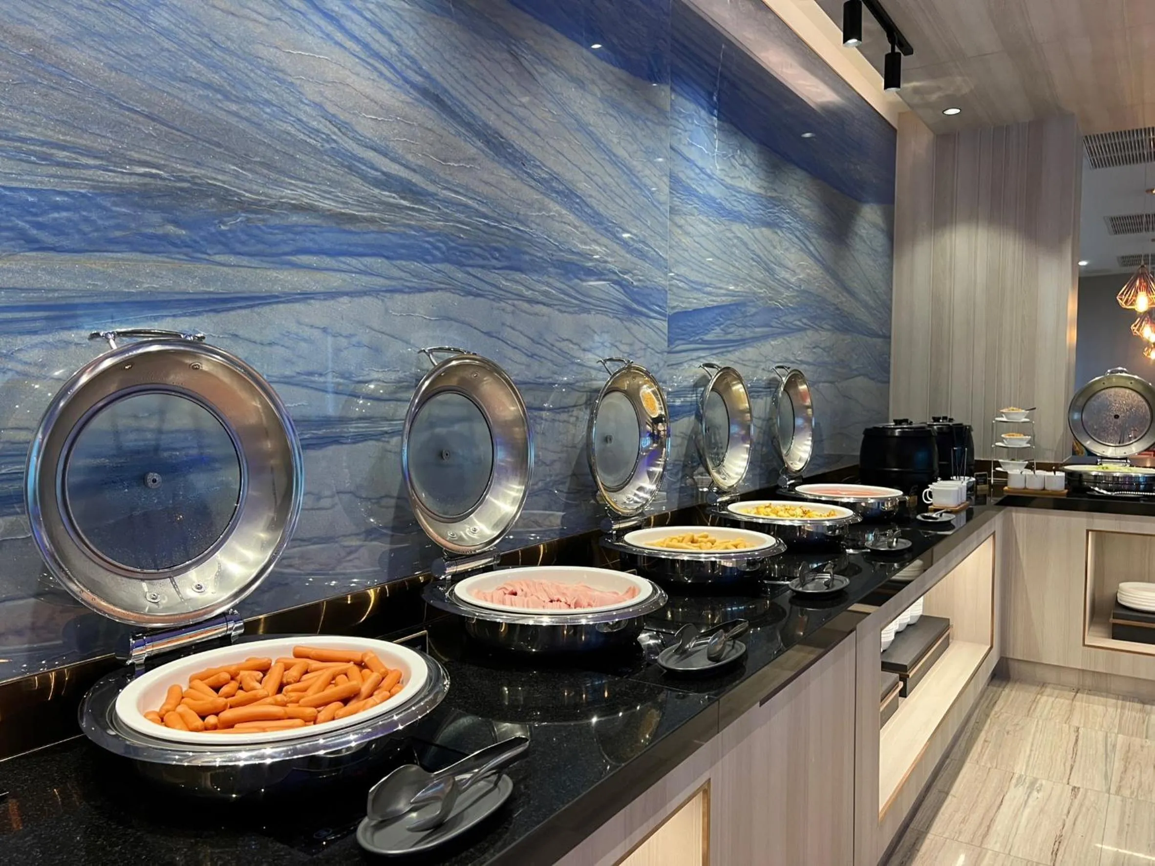 Food and drinks in Fifth Pattaya Jomtien By Shiwalai Int