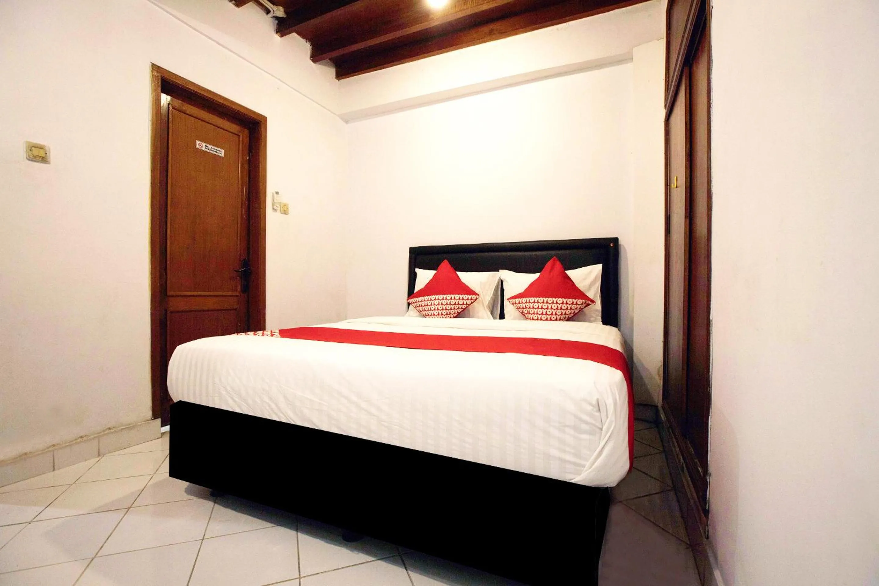 OYO 146 Menteng Residence