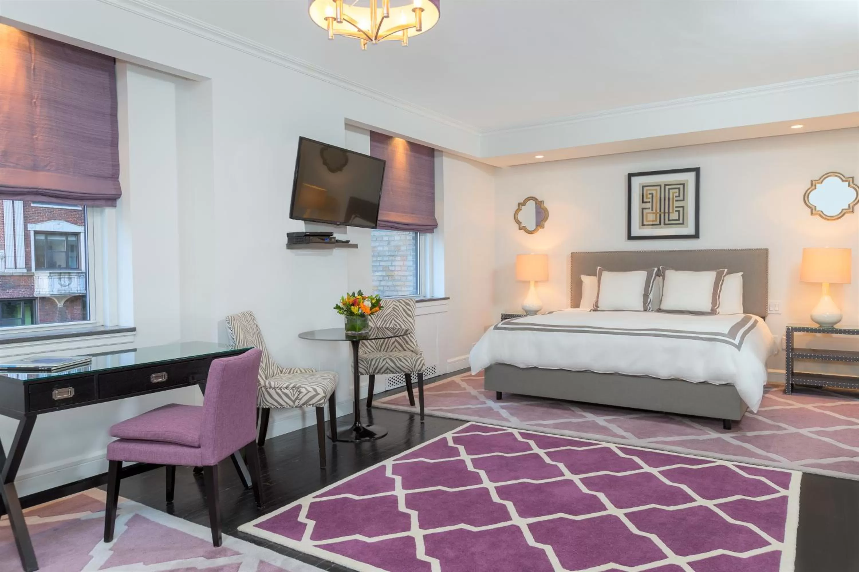 Bedroom, Bed in Lombardy Hotel