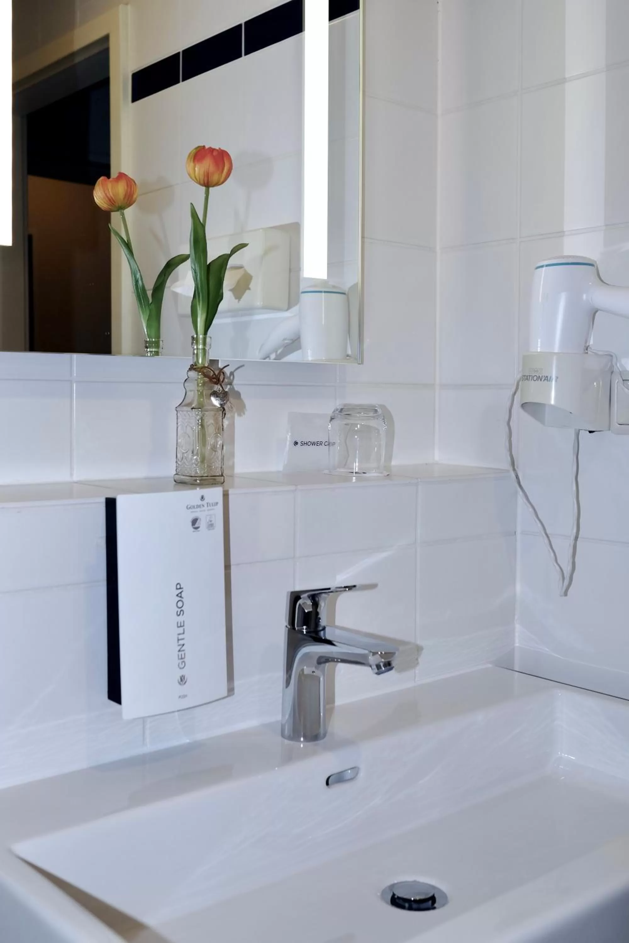 Bathroom in Tulip Inn Frankfurt Airport