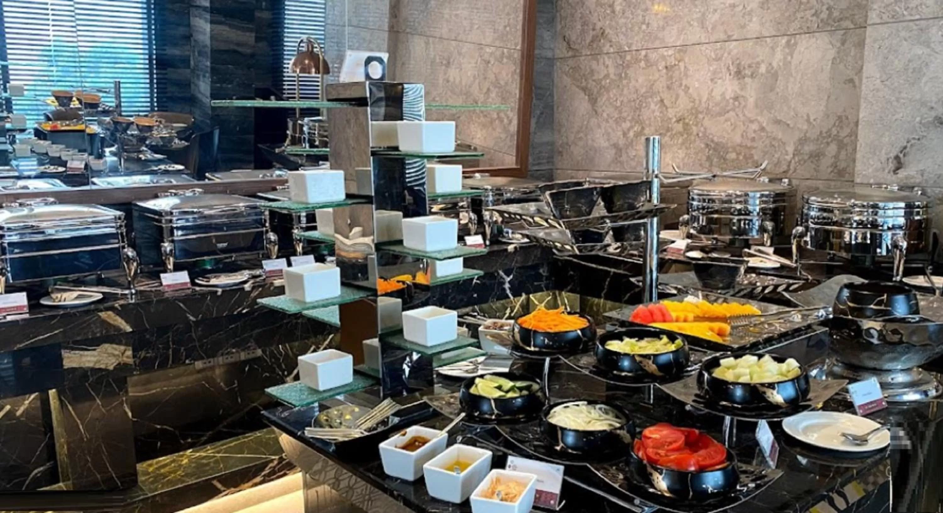 Restaurant/places to eat in Best Western PLUS Runway