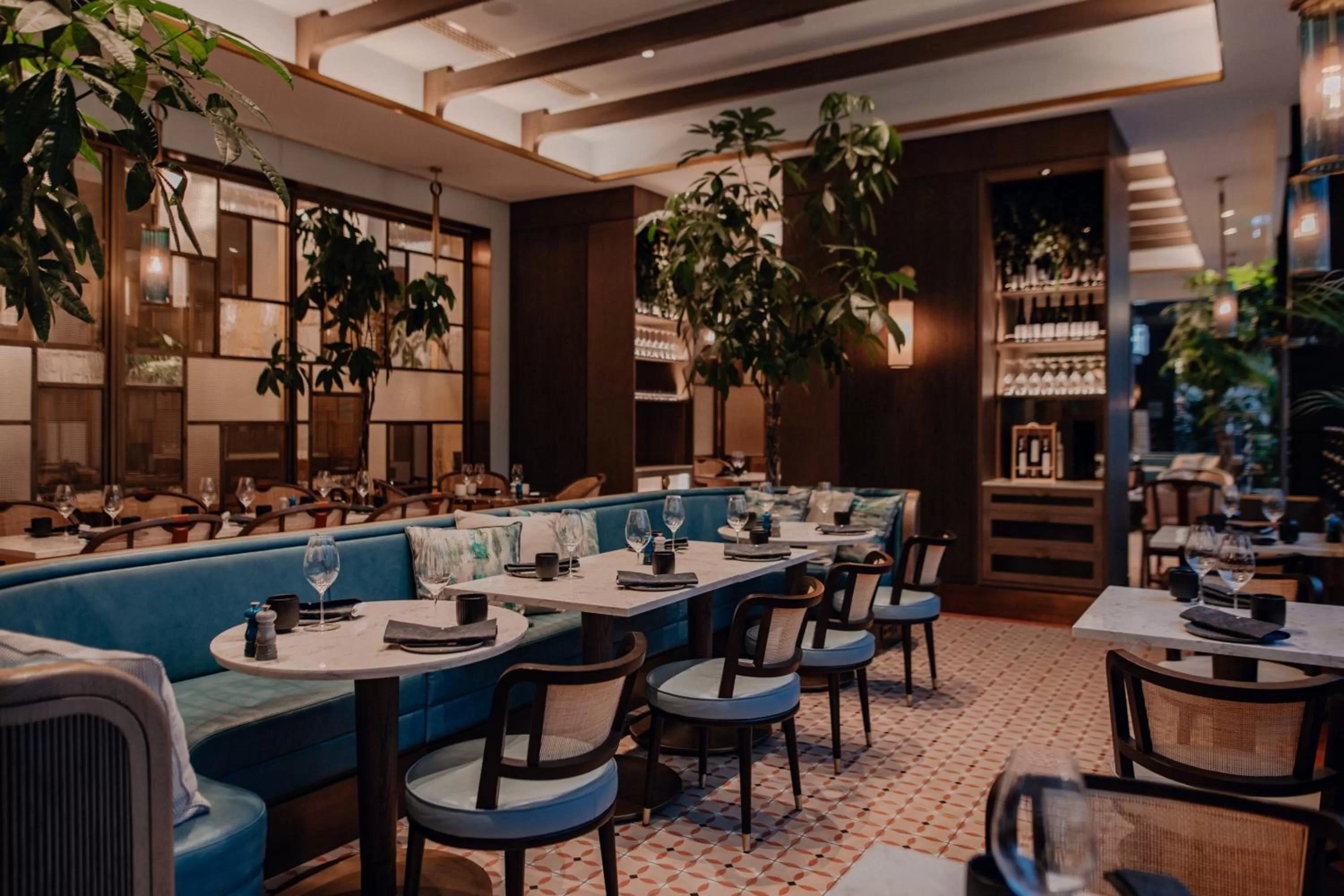 Restaurant/places to eat in Hilton Vienna Park