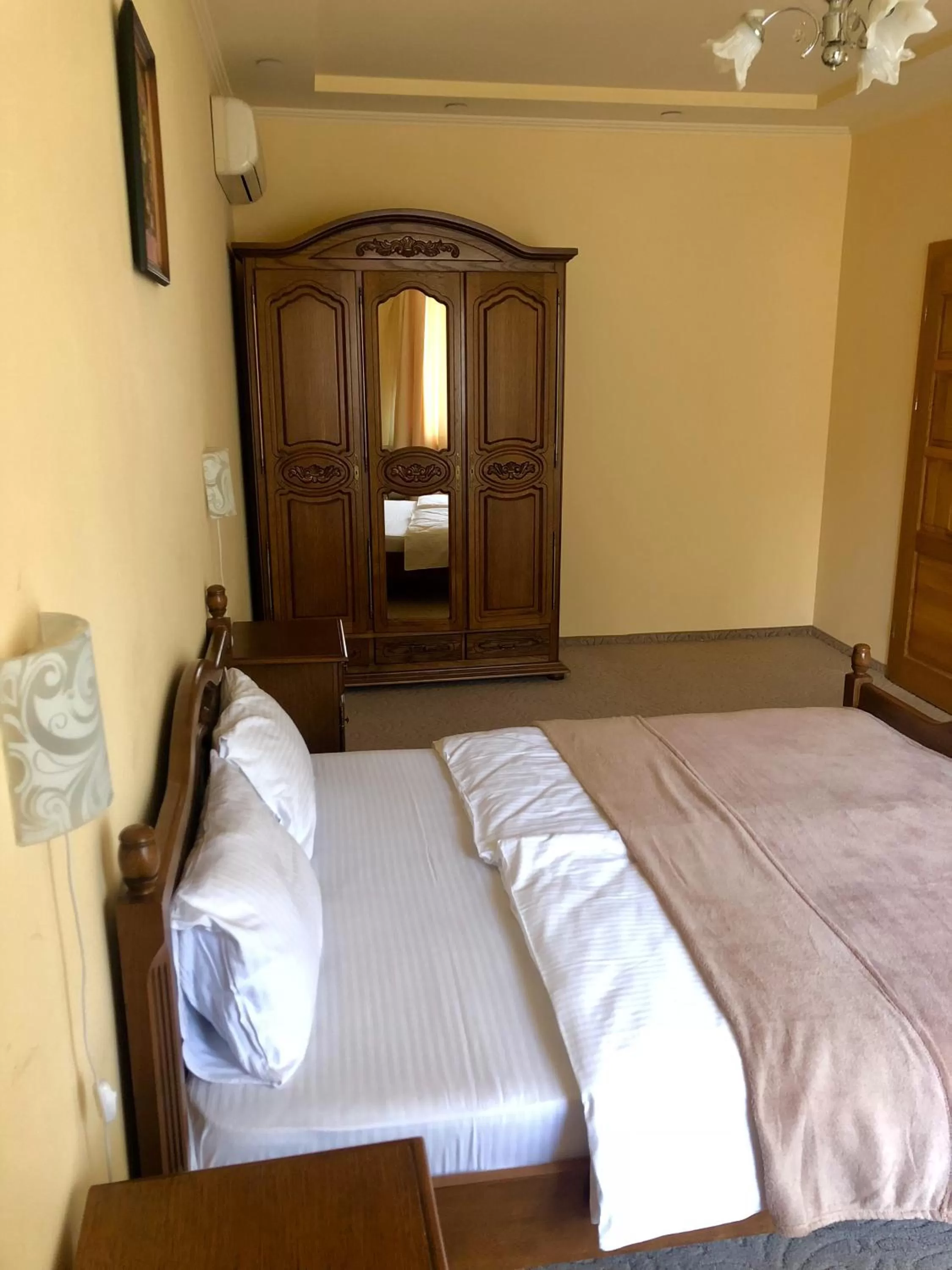 Bed in Chervona Gora