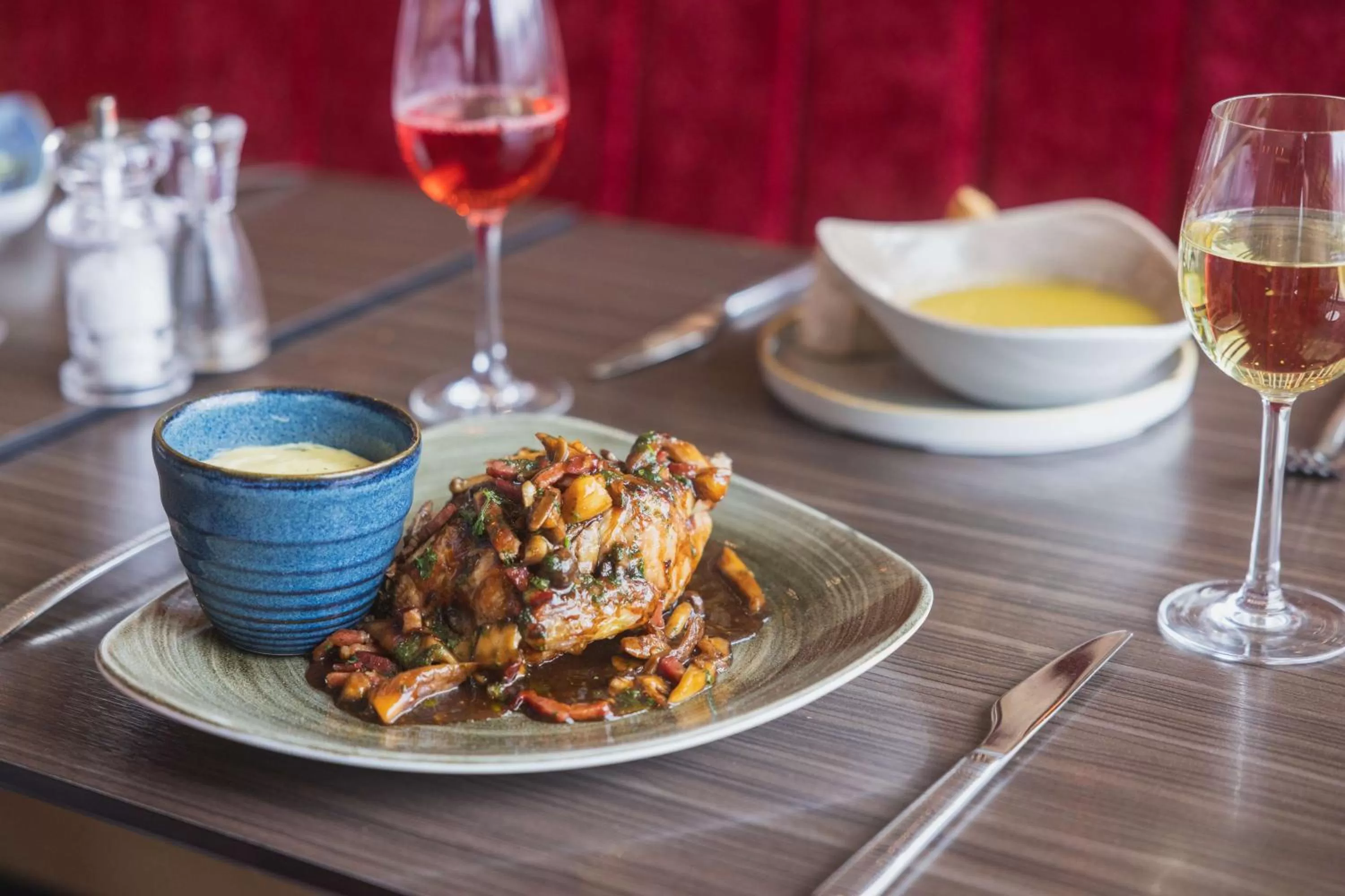 Food and drinks in Hilton Garden Inn Birmingham Airport Uk