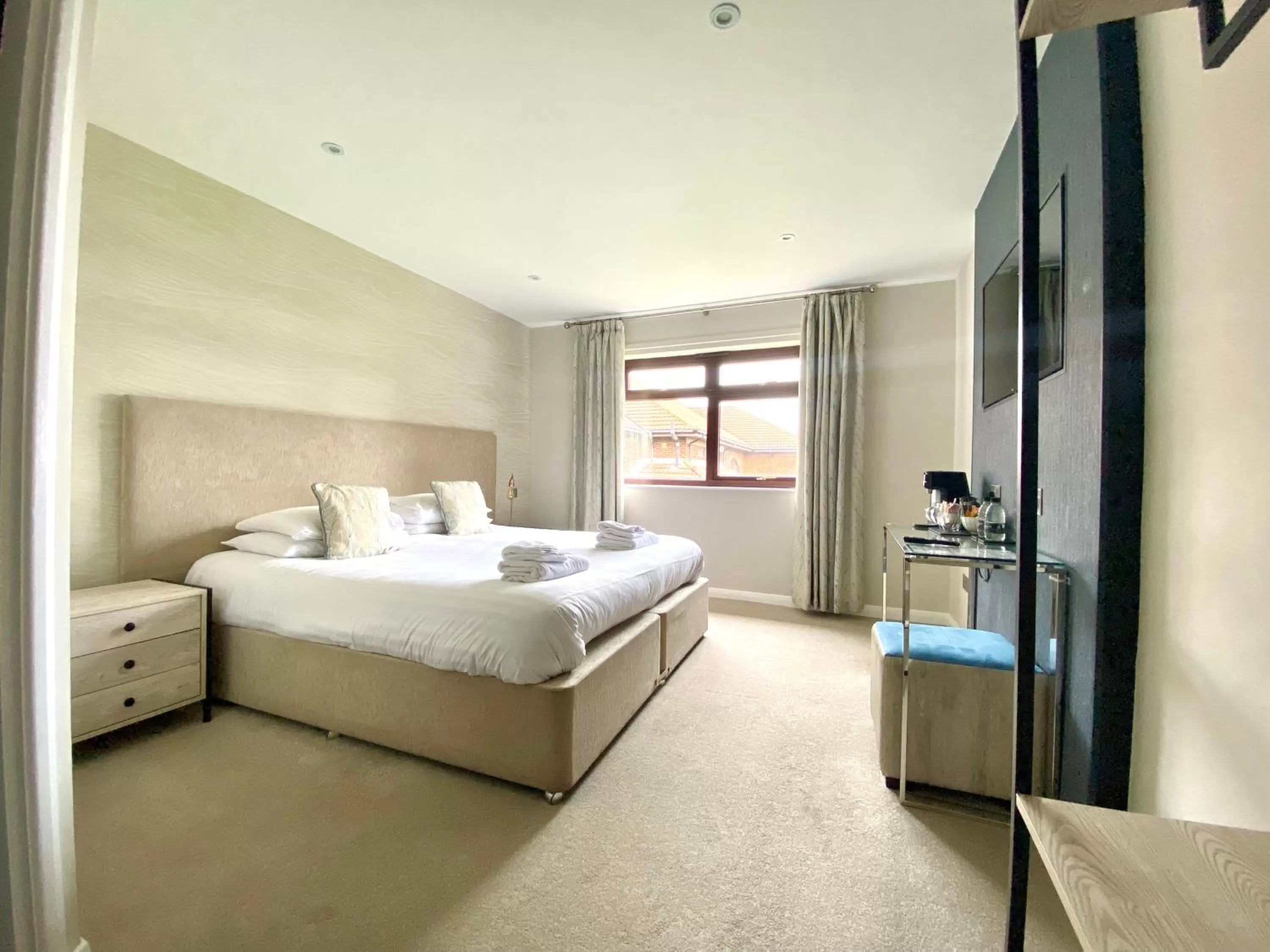 Bedroom, Bed in Hunley Golf Club