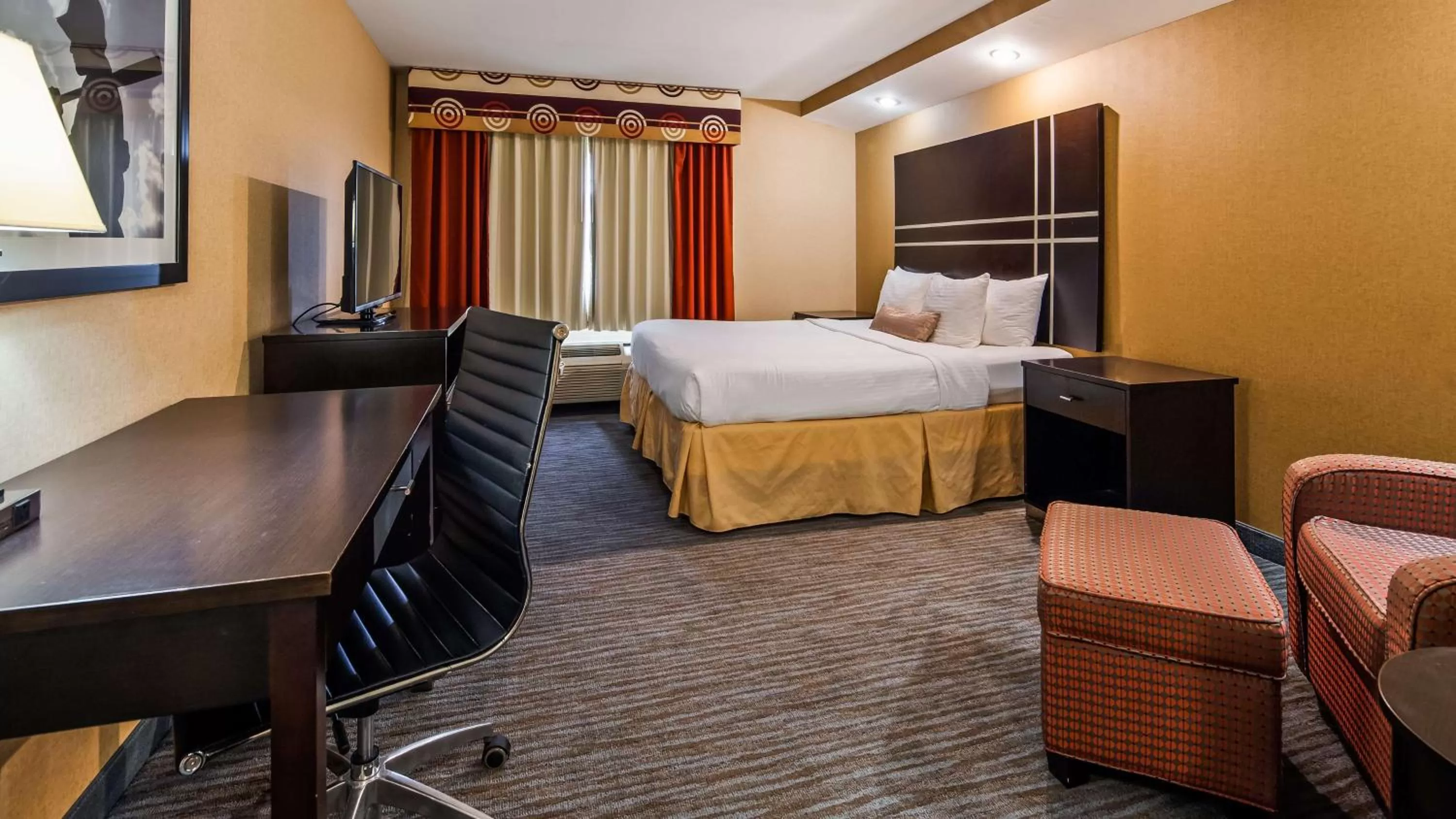 King Room with Roll In Shower-Disabilty Access in Best Western Cooperstown