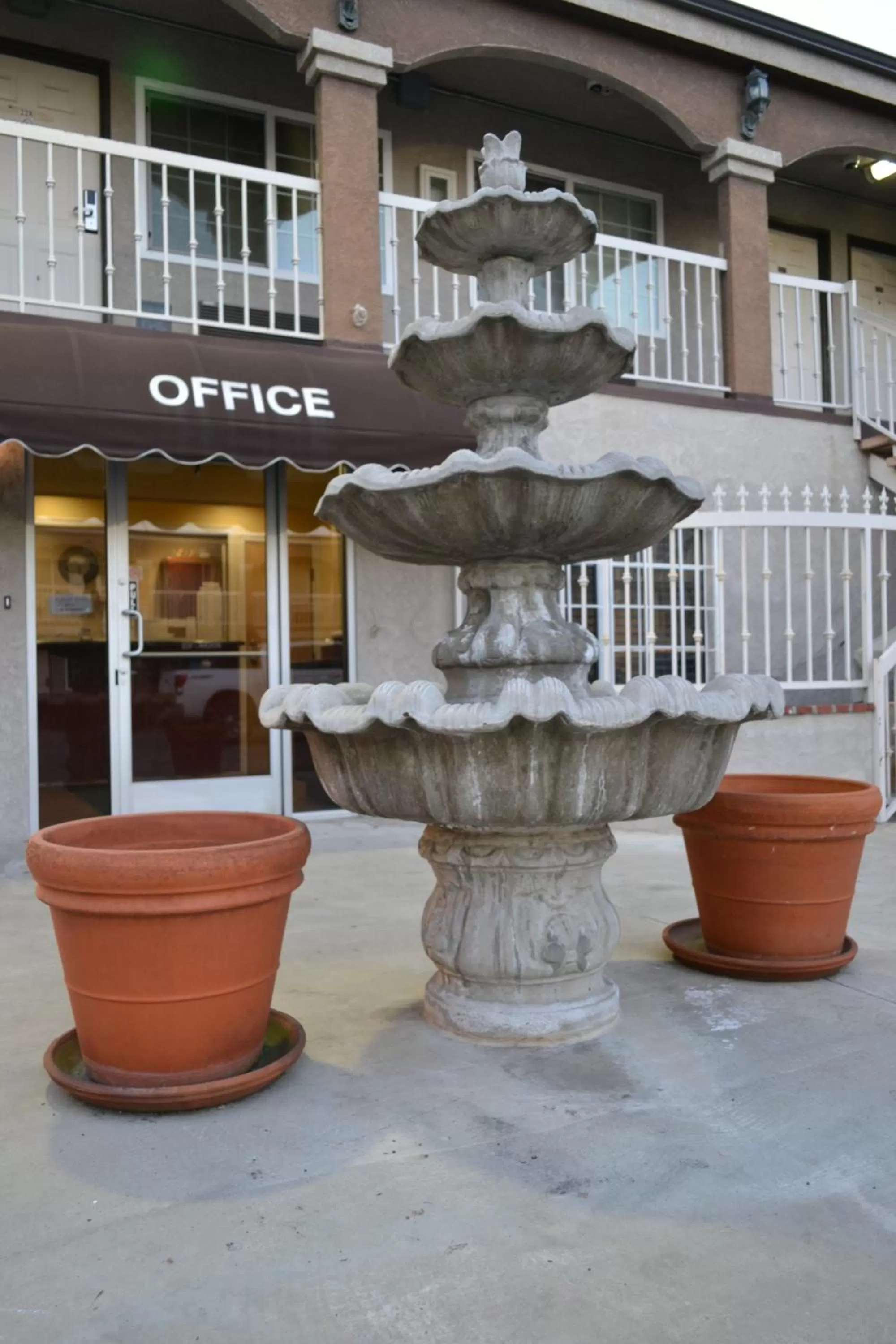 Property building in Bell Gardens Inn Los Angeles - Bell Gardens