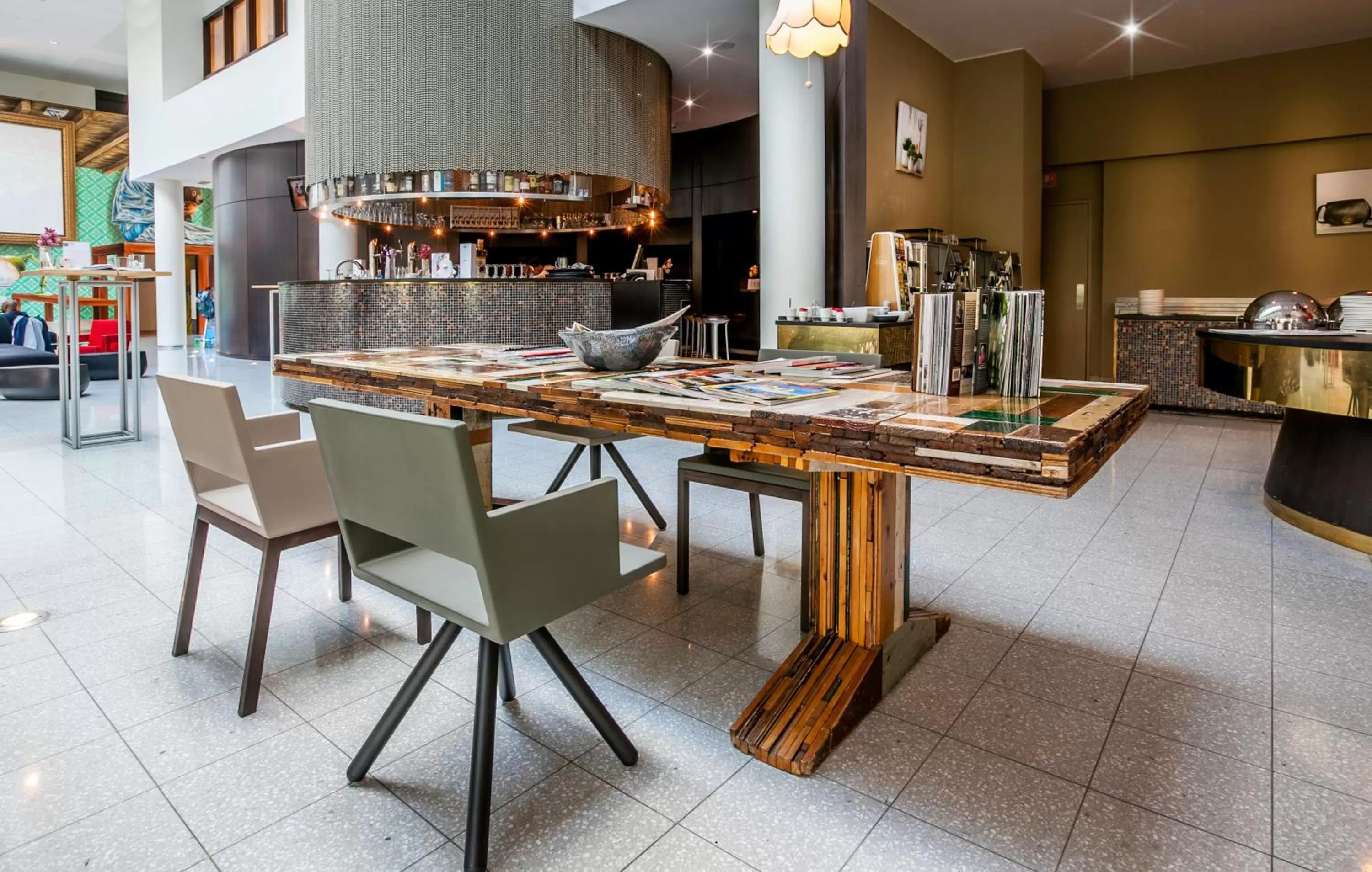 Restaurant/places to eat in Hotel Artemis Amsterdam