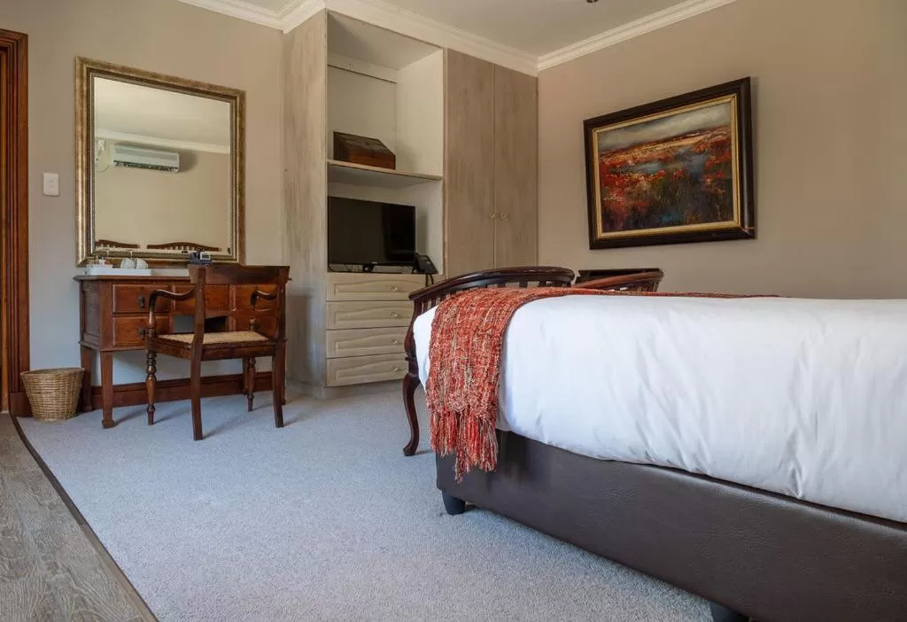 Bed in Issaquena Heights Boutique Hotel