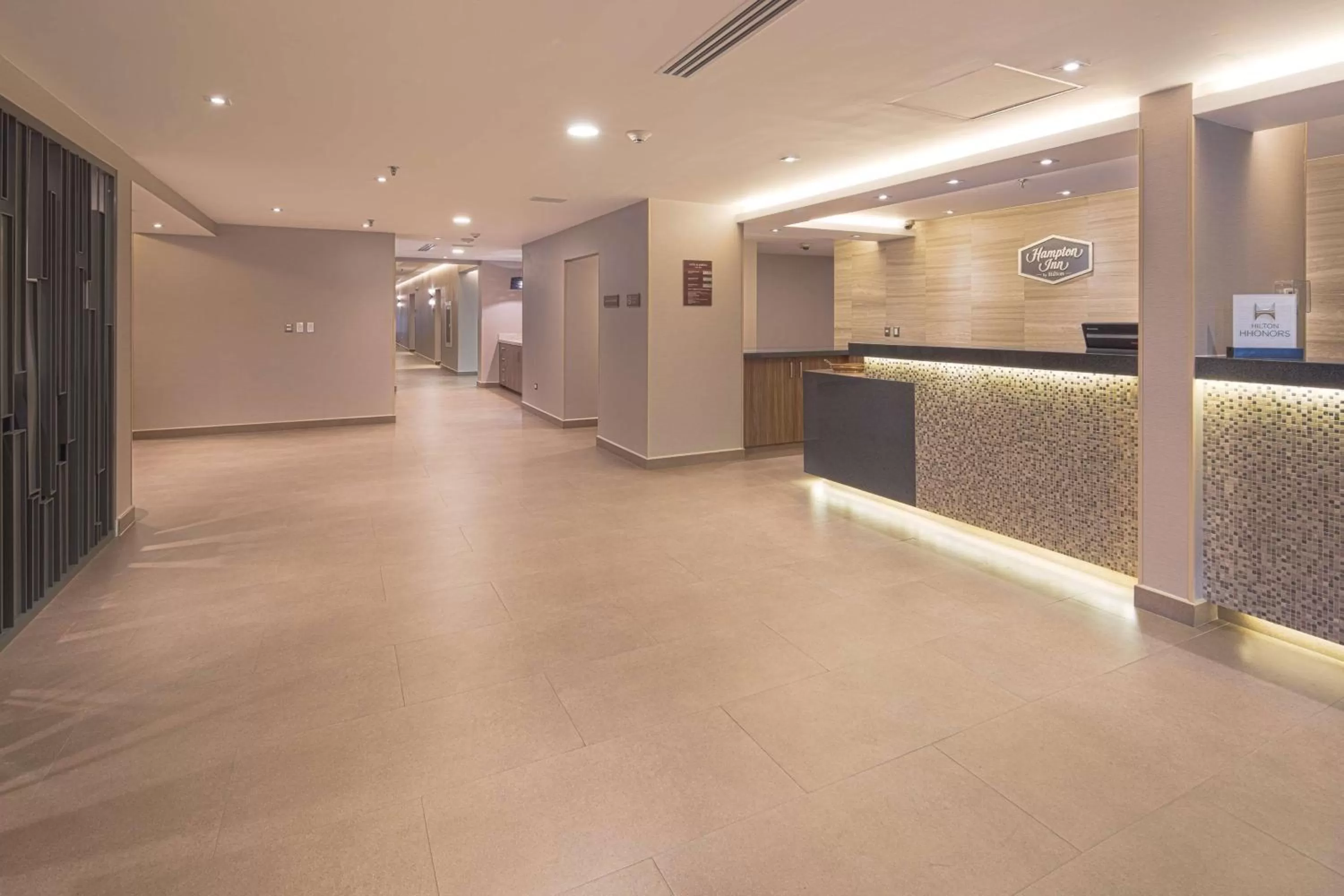 Lobby or reception in Hampton by Hilton Monterrey Galerias Obispado