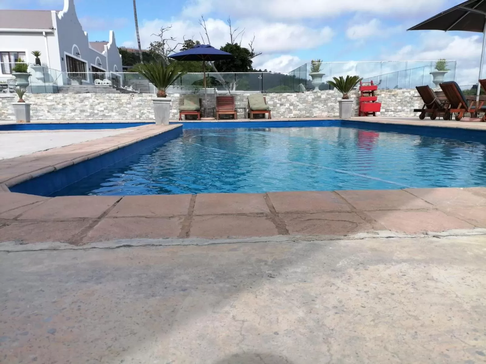 Swimming pool in Issaquena Heights Boutique Hotel