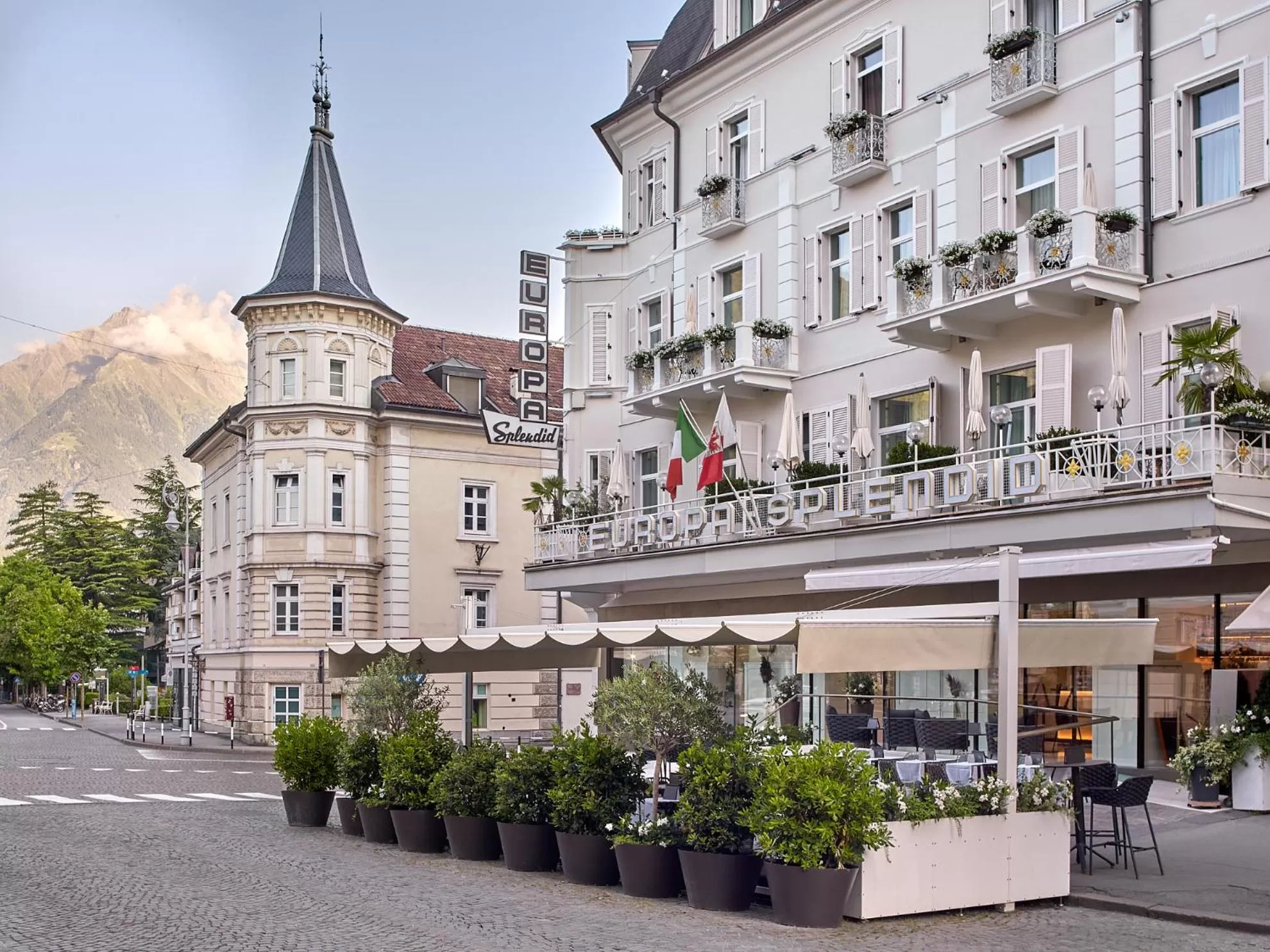 Property building in Hotel Europa Splendid