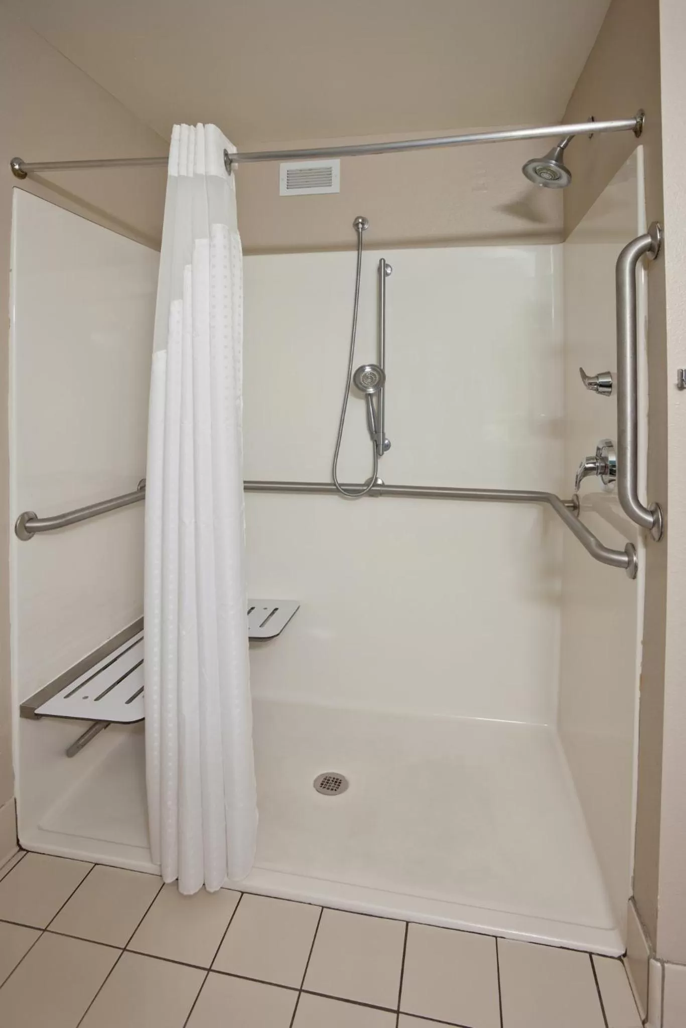 Bathroom in Holiday Inn Express and Suites St. Cloud by IHG