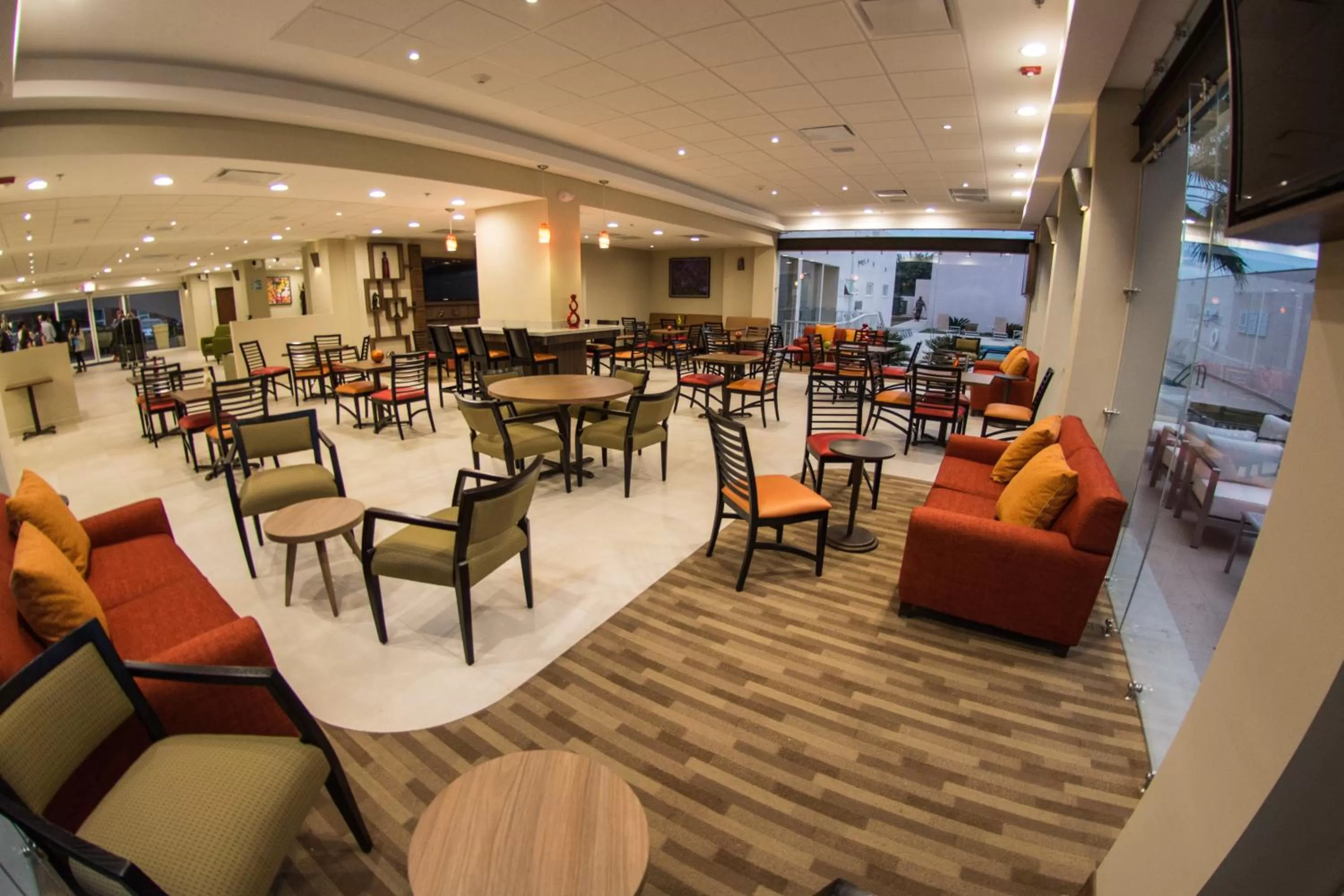 Property building in Holiday Inn Express Guadalajara Aeropuerto by IHG