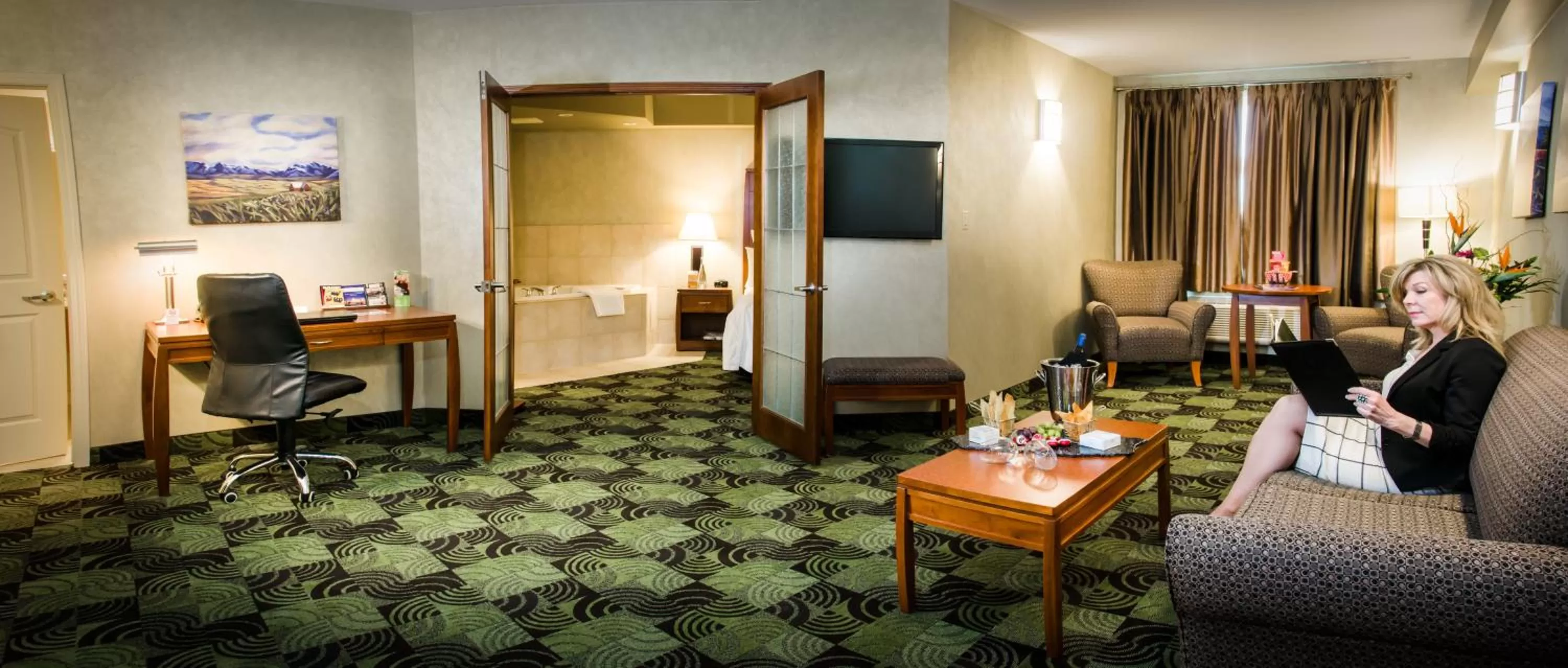 Living room in Deerfoot Inn and Casino