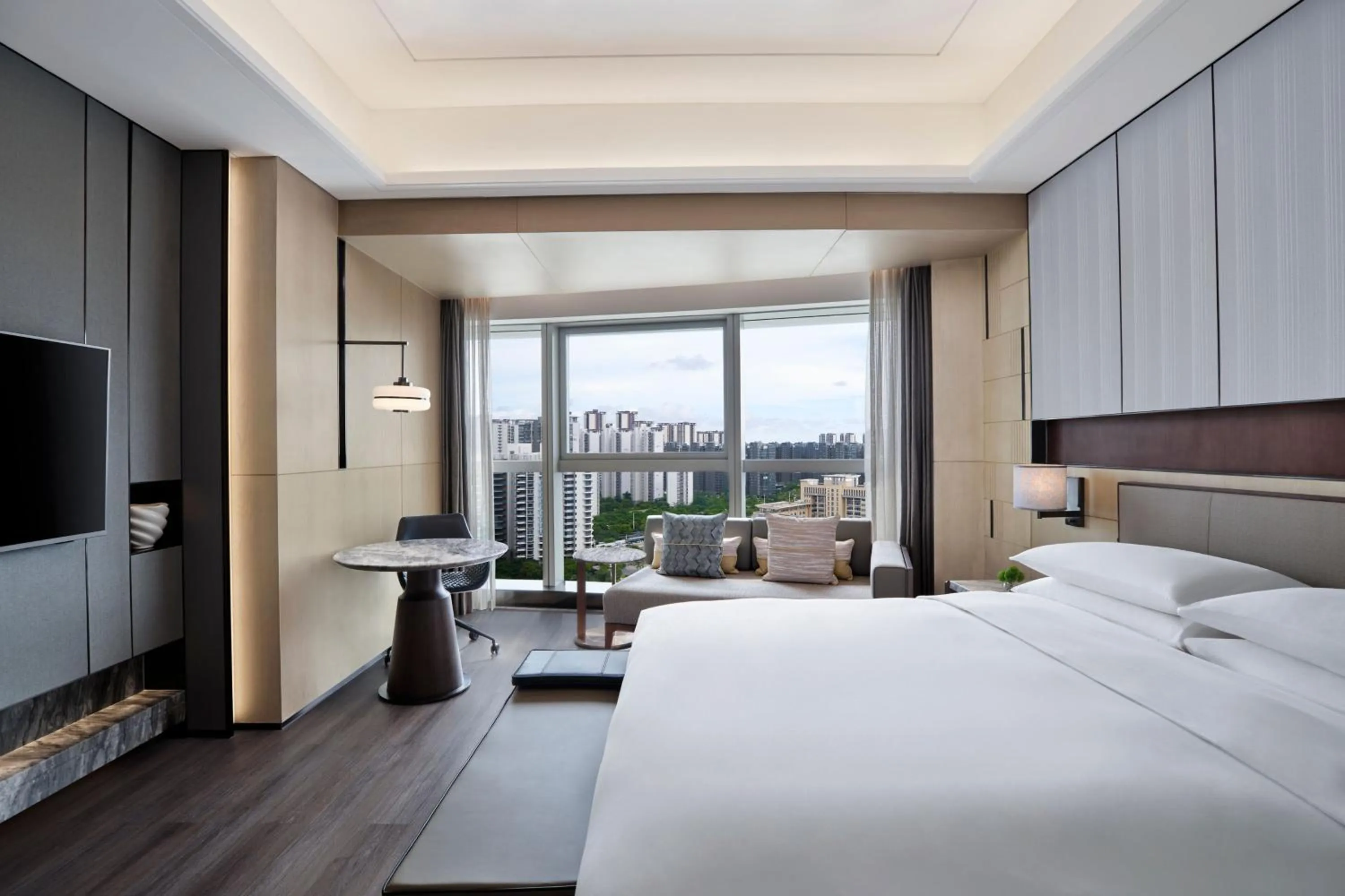 Photo of the whole room, Bed in Zhuhai Marriott Hotel Jinwan