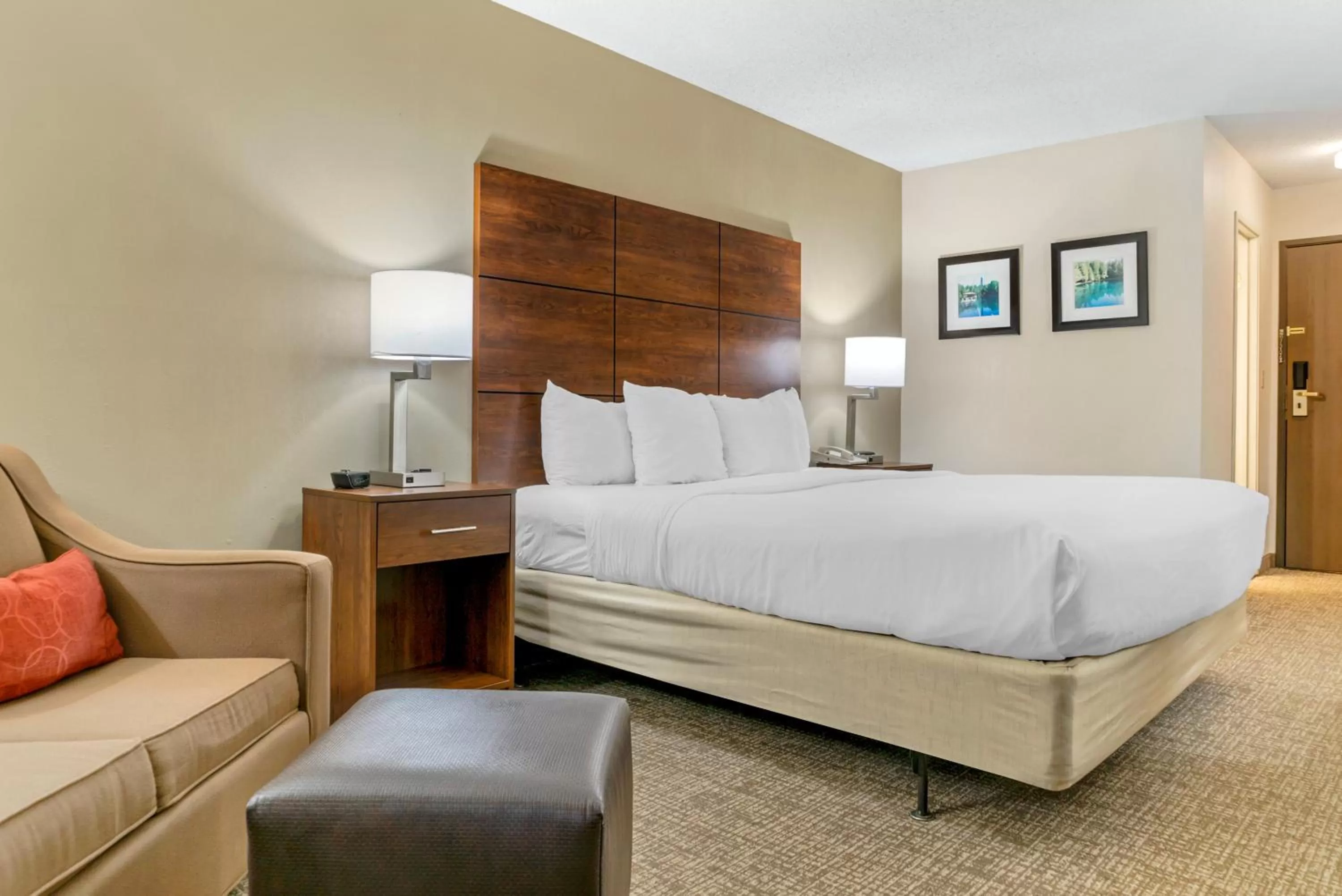 Bedroom, Bed in Comfort Inn Manistique