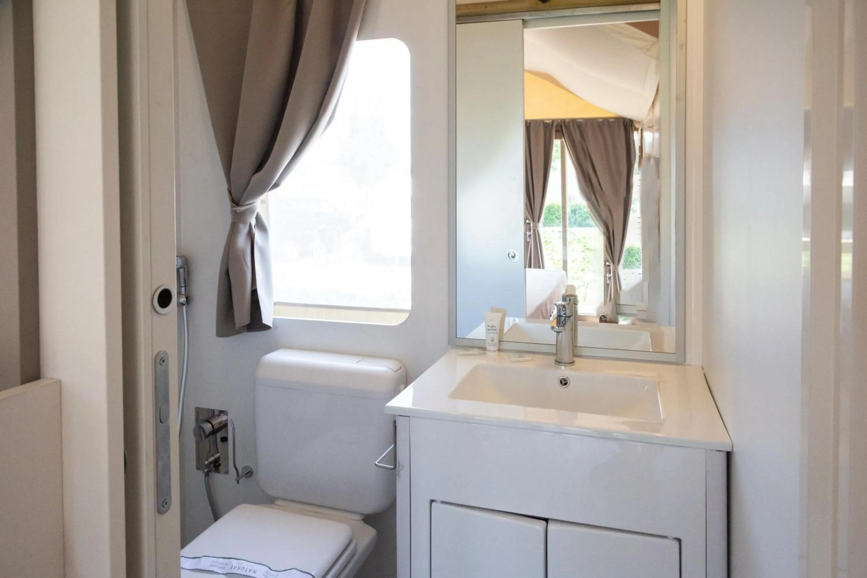 Toilet in hu Roma Camping In Town